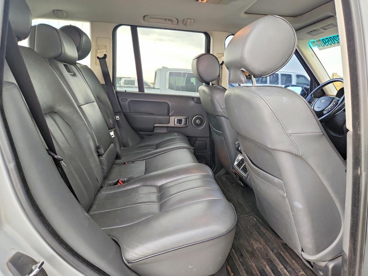 2006 Land Rover Range Rover Hse Silver vin: SALME15406A203647