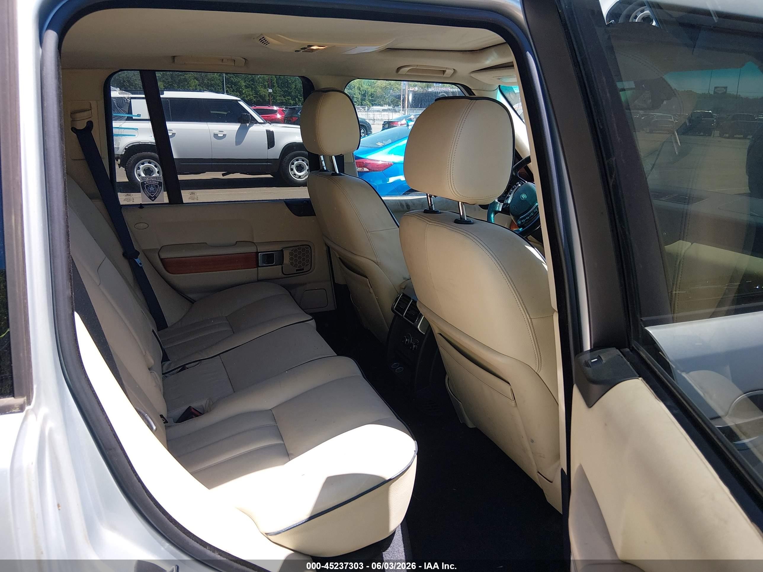 2007 Land Rover Range Rover Hse Серебряный vin: SALME15407A262070