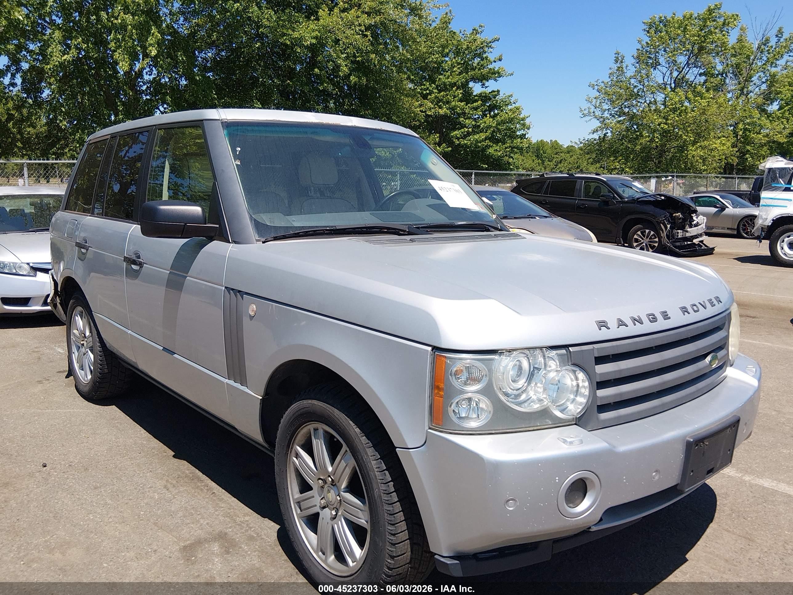 2007 Land Rover Range Rover Hse Silver vin: SALME15407A262070
