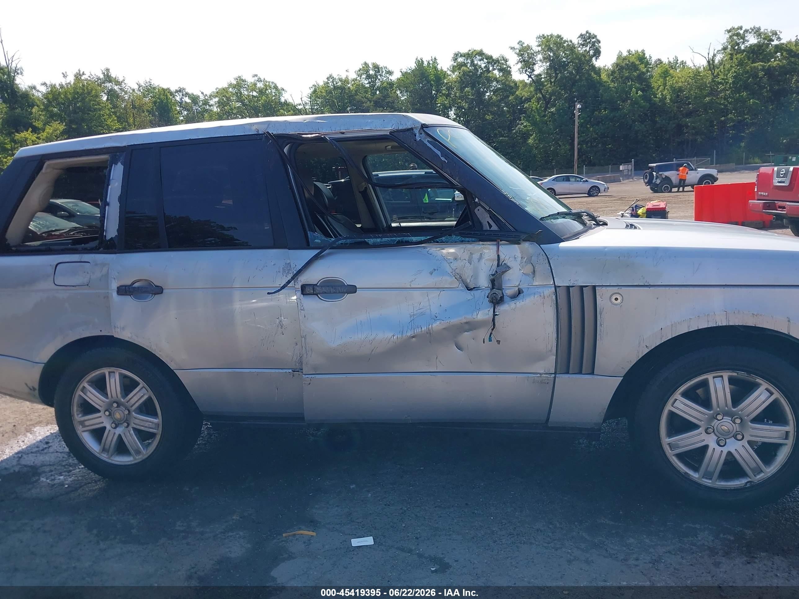2007 Land Rover Range Rover Hse Silver vin: SALME15447A261469