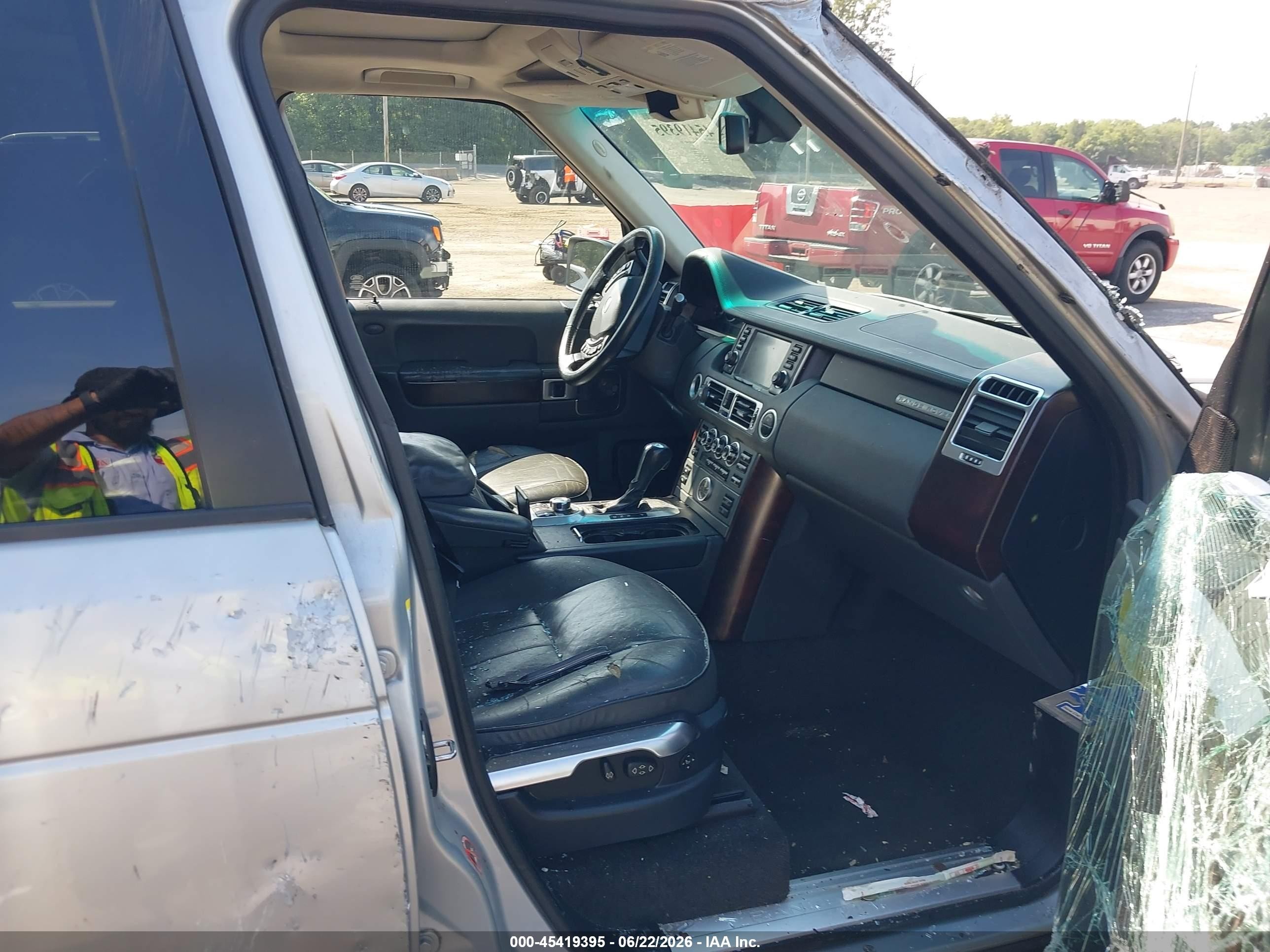 2007 Land Rover Range Rover Hse Silver vin: SALME15447A261469