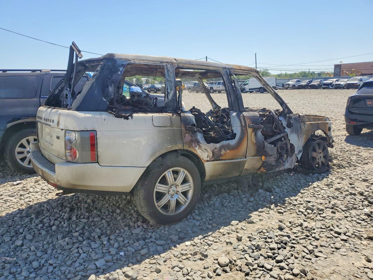 2008 Land Rover Range Rover Hse Beige vin: SALME15498A276468
