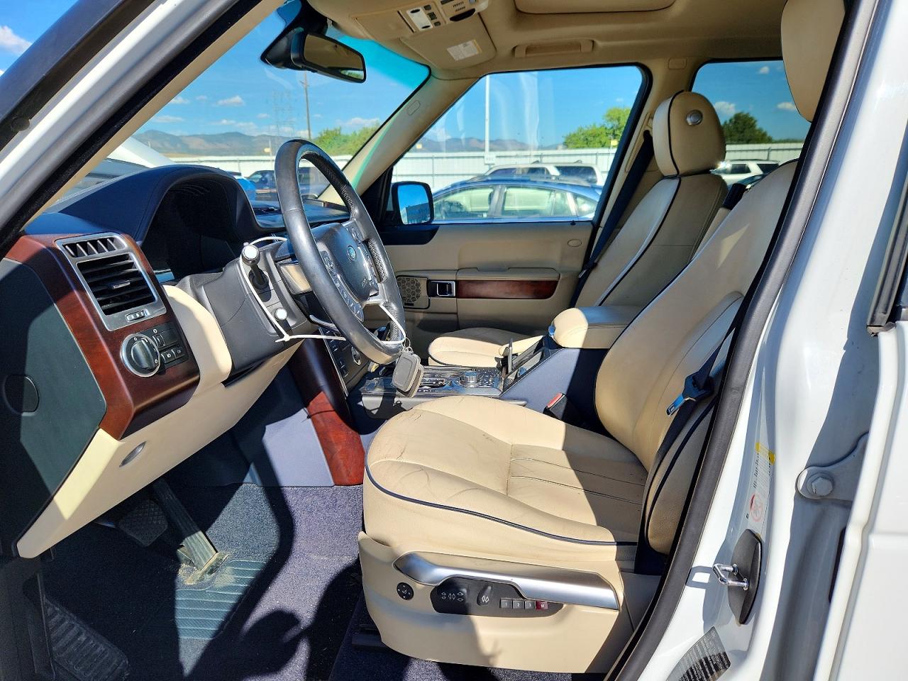 2012 Land Rover Range Rover Hse Белый vin: SALME1D47CA385750