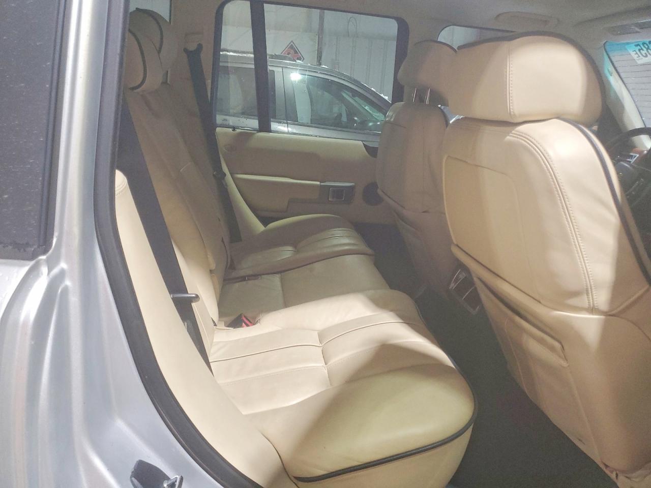 2004 Land Rover Range Rover Hse Silver vin: SALMF114X4A168115