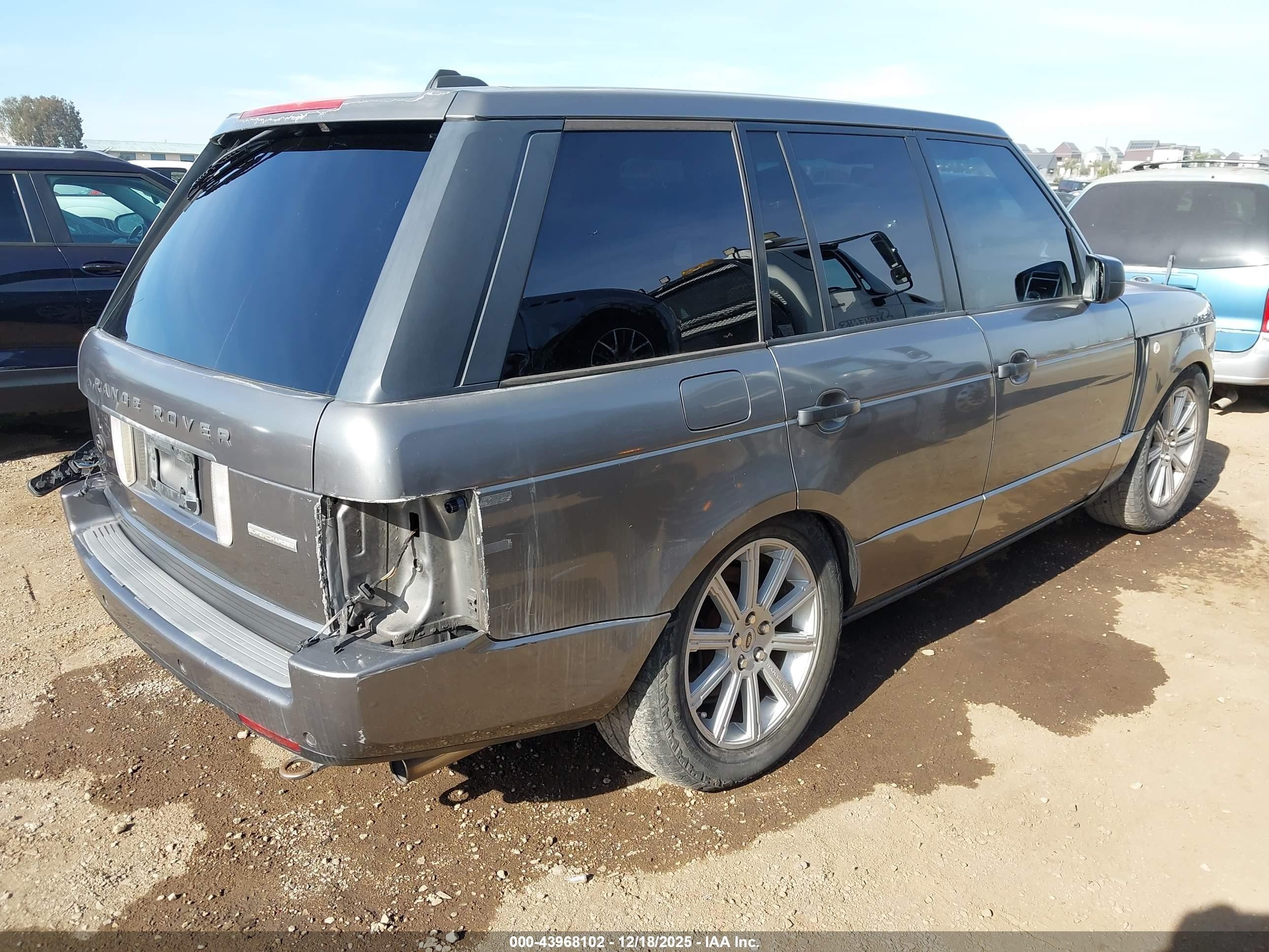 2008 Land Rover Range Rover Supercharged Серый vin: SALMF13428A270558