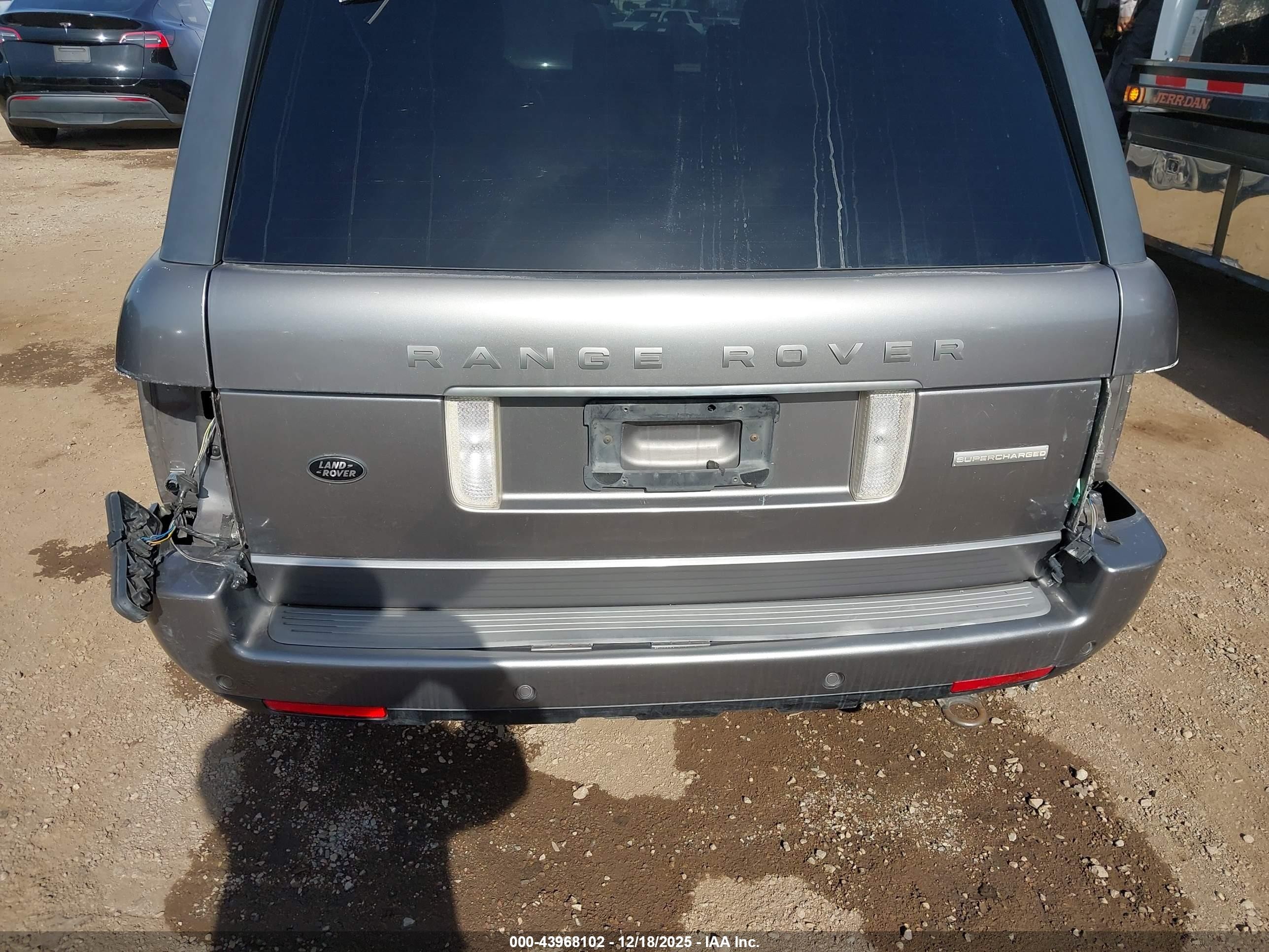 2008 Land Rover Range Rover Supercharged Серый vin: SALMF13428A270558