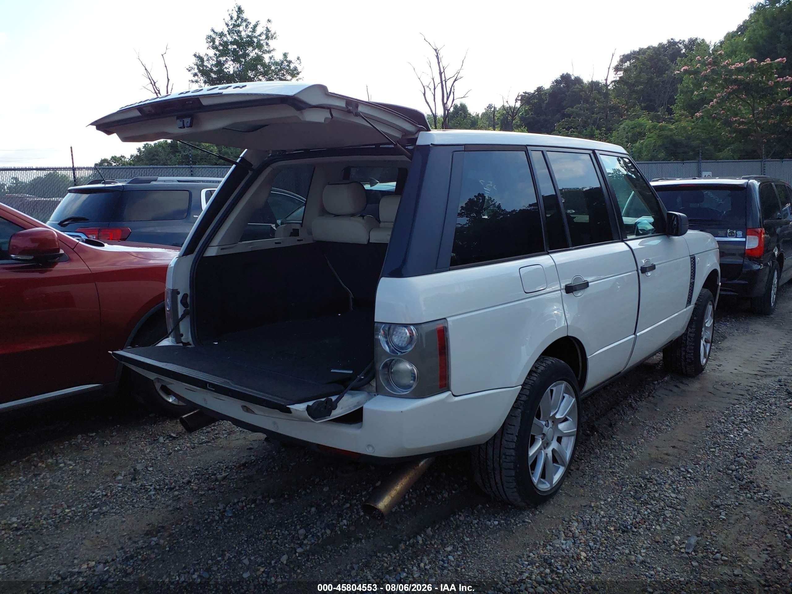 2008 Land Rover Range Rover Supercharged Cream vin: SALMF13438A279172