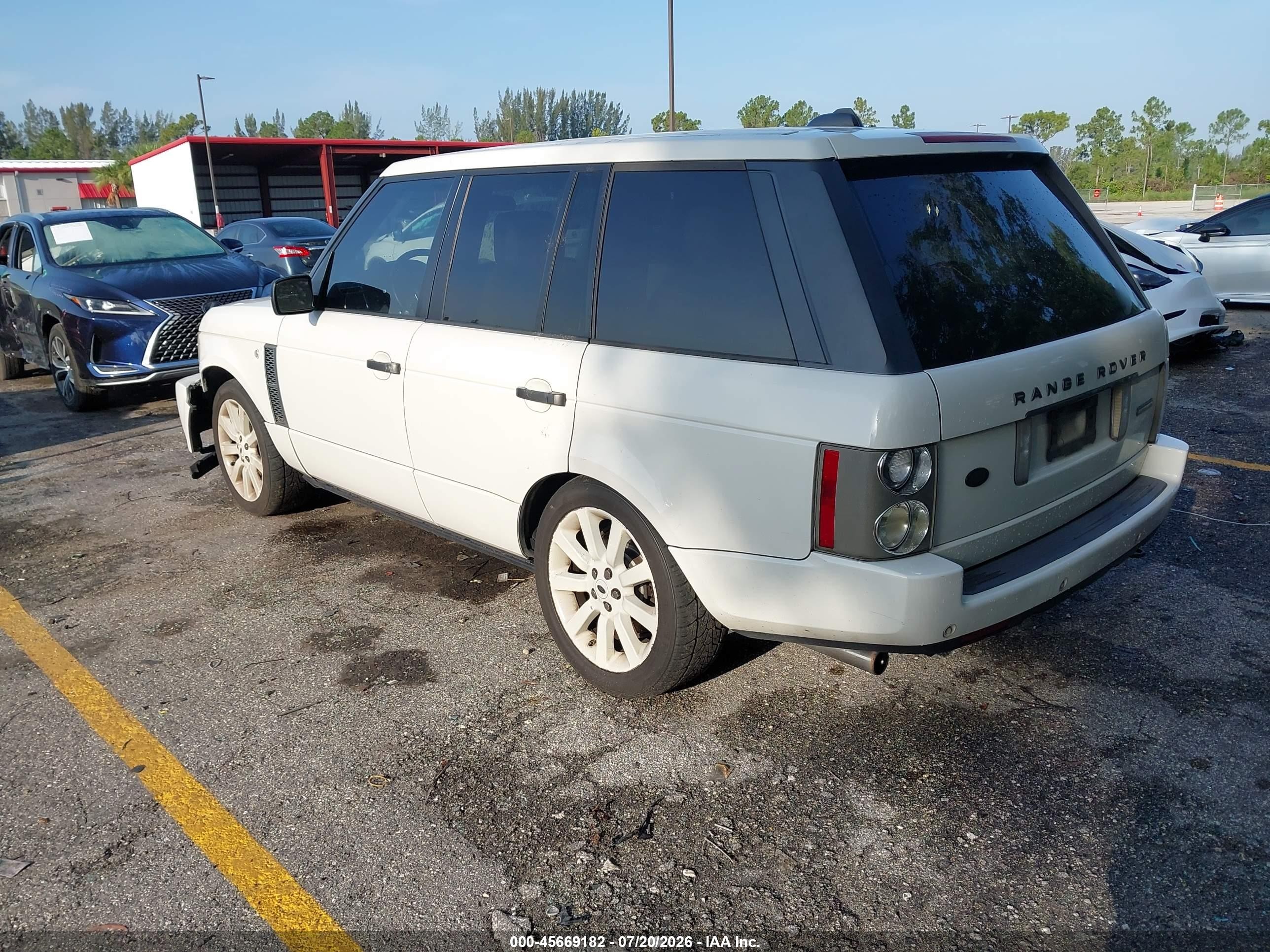 2008 Land Rover Range Rover Supercharged White vin: SALMF134X8A267651