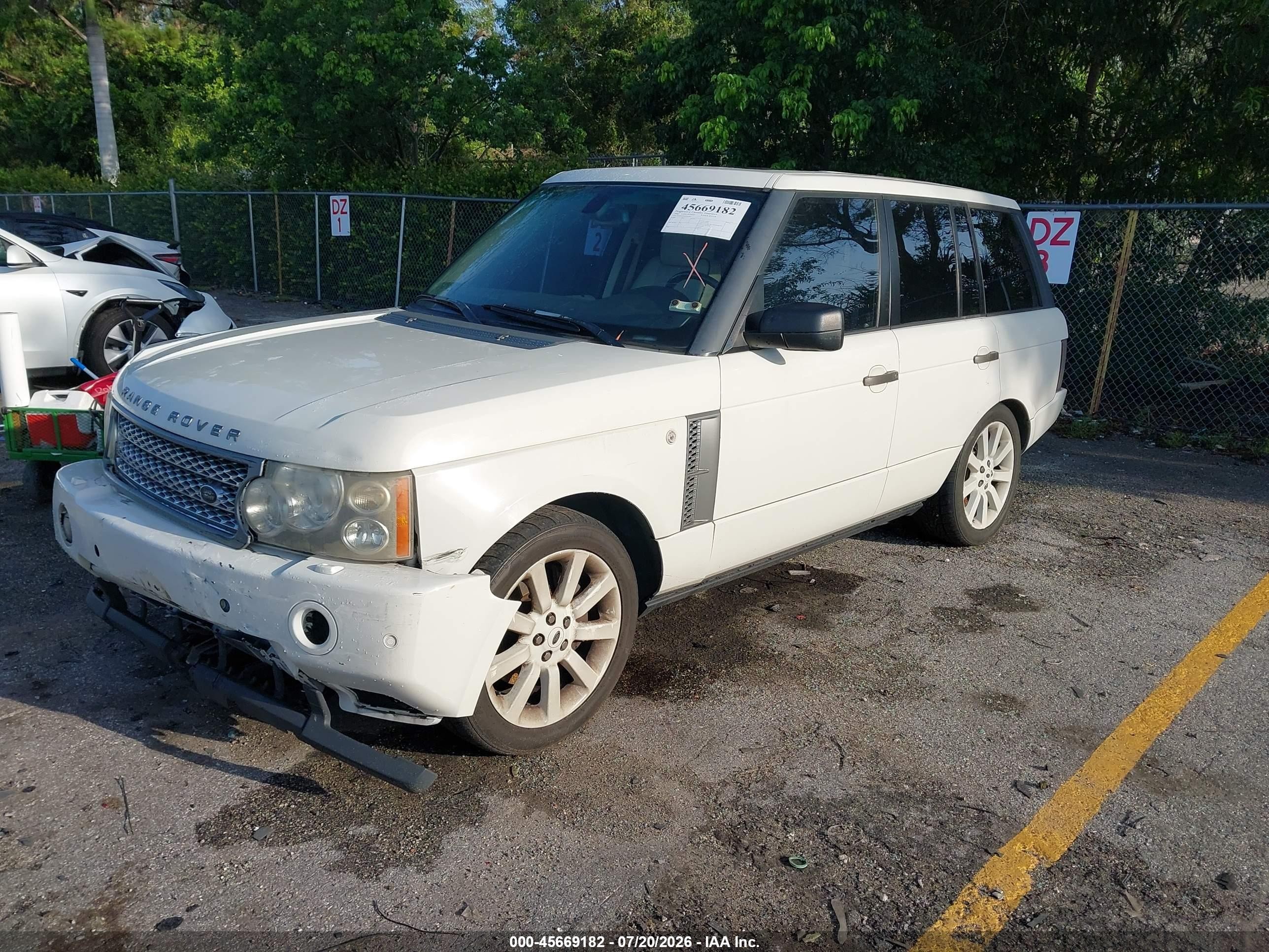 2008 Land Rover Range Rover Supercharged White vin: SALMF134X8A267651