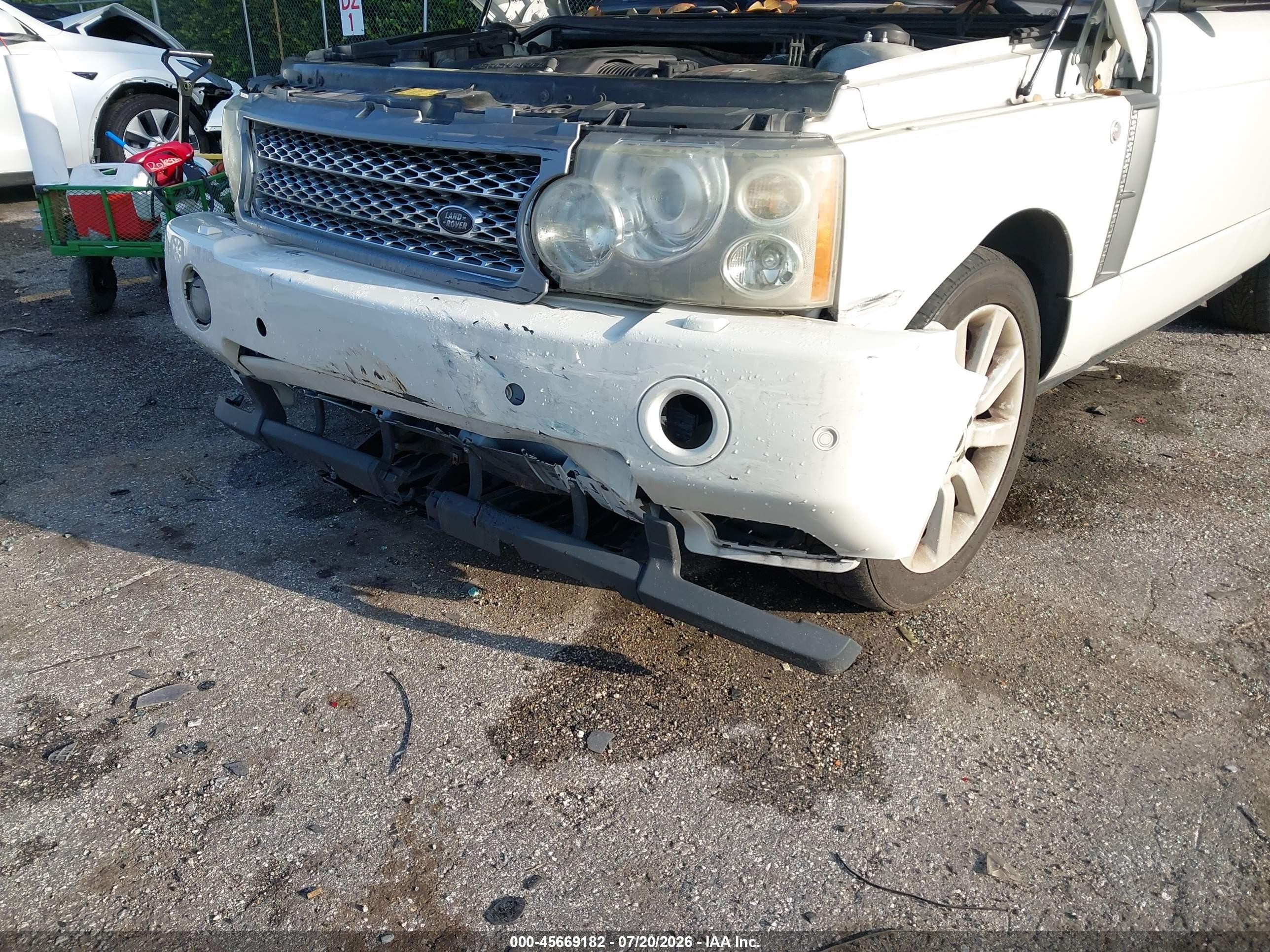 2008 Land Rover Range Rover Supercharged White vin: SALMF134X8A267651