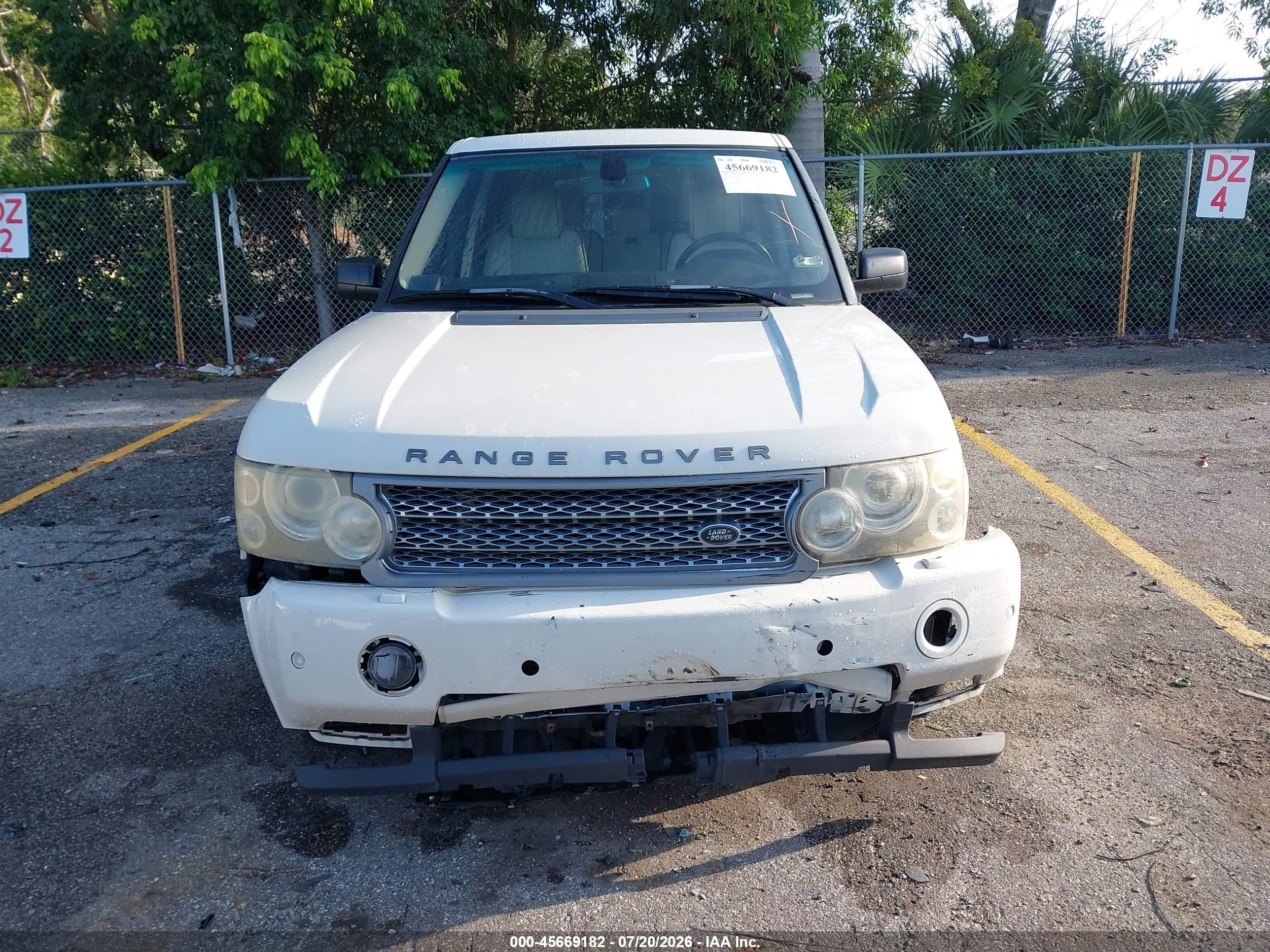 2008 Land Rover Range Rover Supercharged White vin: SALMF134X8A267651