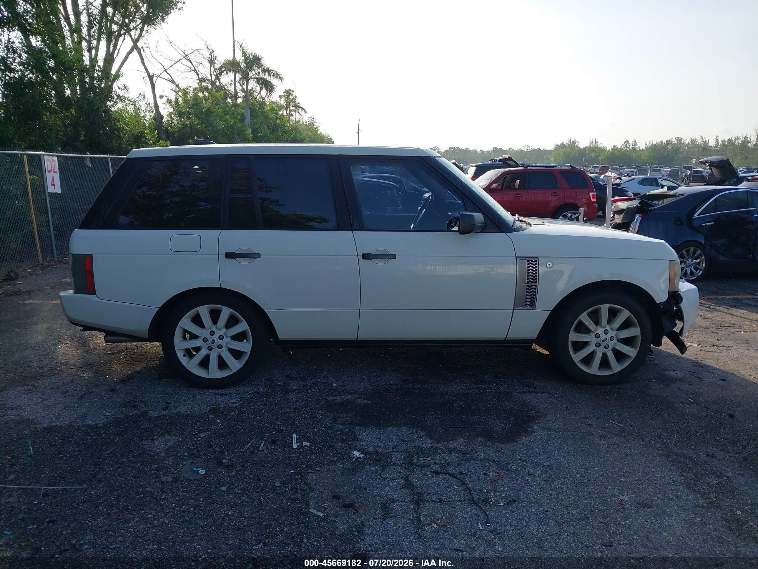 2008 Land Rover Range Rover Supercharged White vin: SALMF134X8A267651