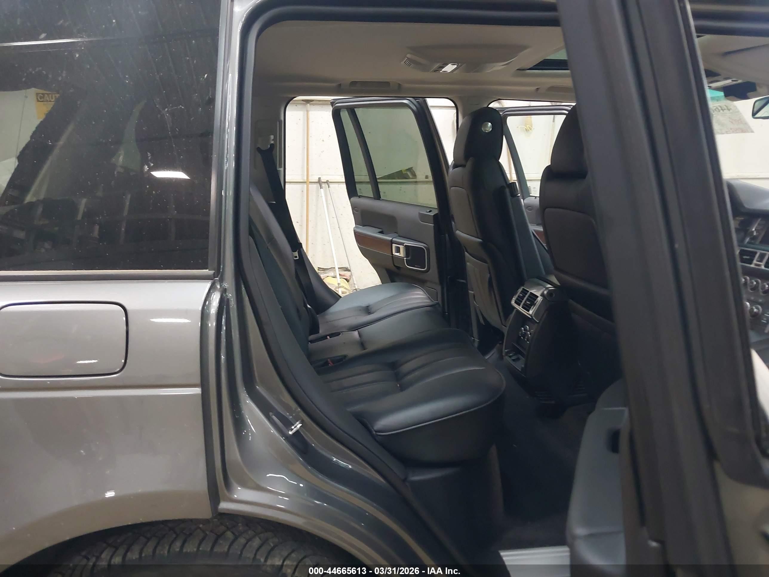 2010 Land Rover Range Rover Hse Gray vin: SALMF1D44AA309803