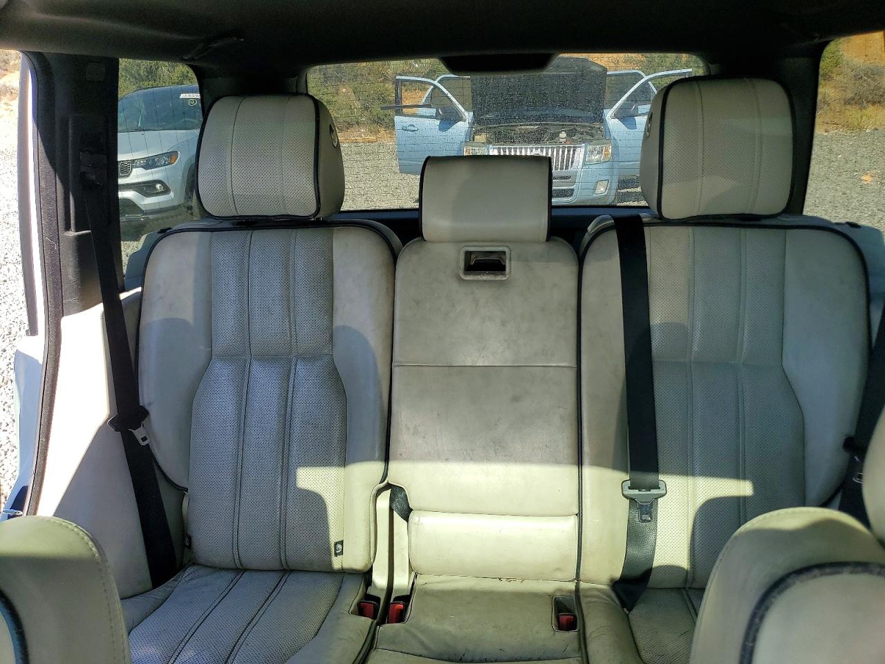 2011 Land Rover Range Rover Hse Luxury White vin: SALMF1D44BA350644