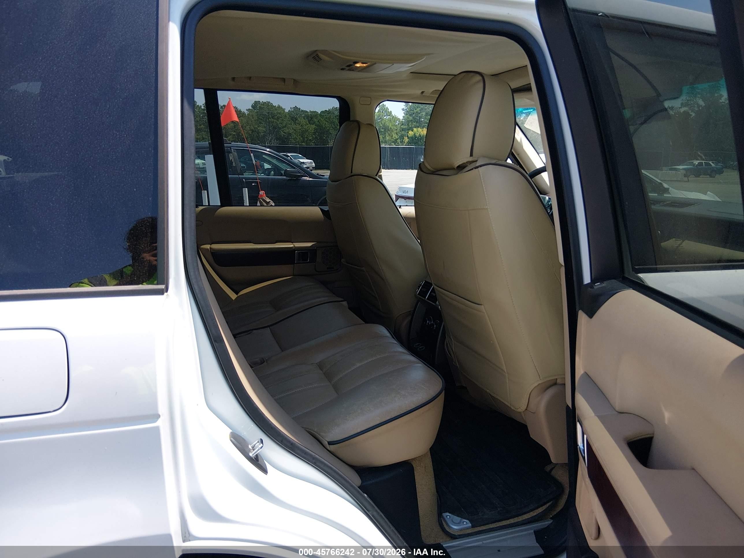 2011 Land Rover Range Rover Hse White vin: SALMF1D45BA333965
