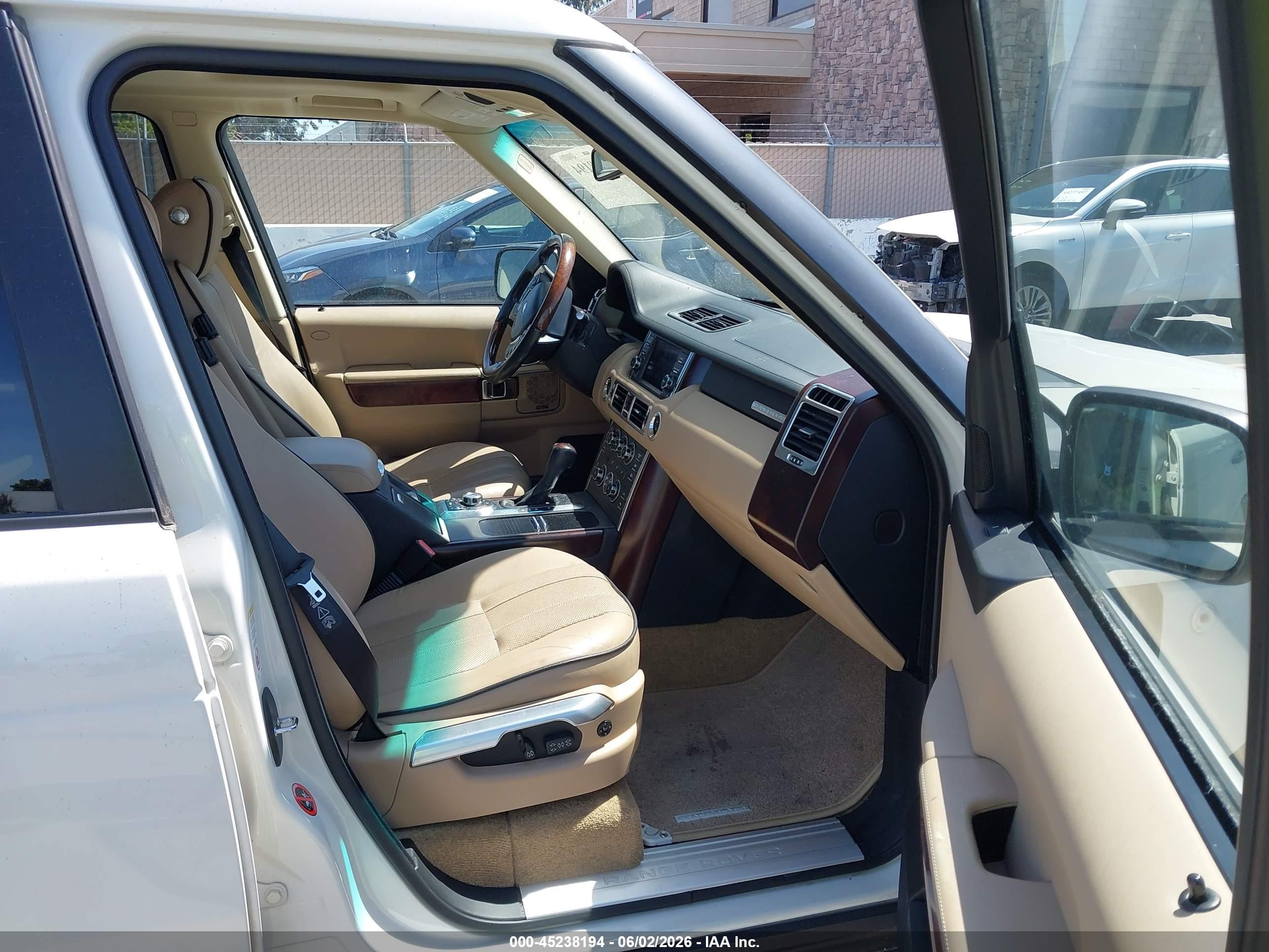 2010 Land Rover Range Rover Hse Белый vin: SALMF1D46AA324108