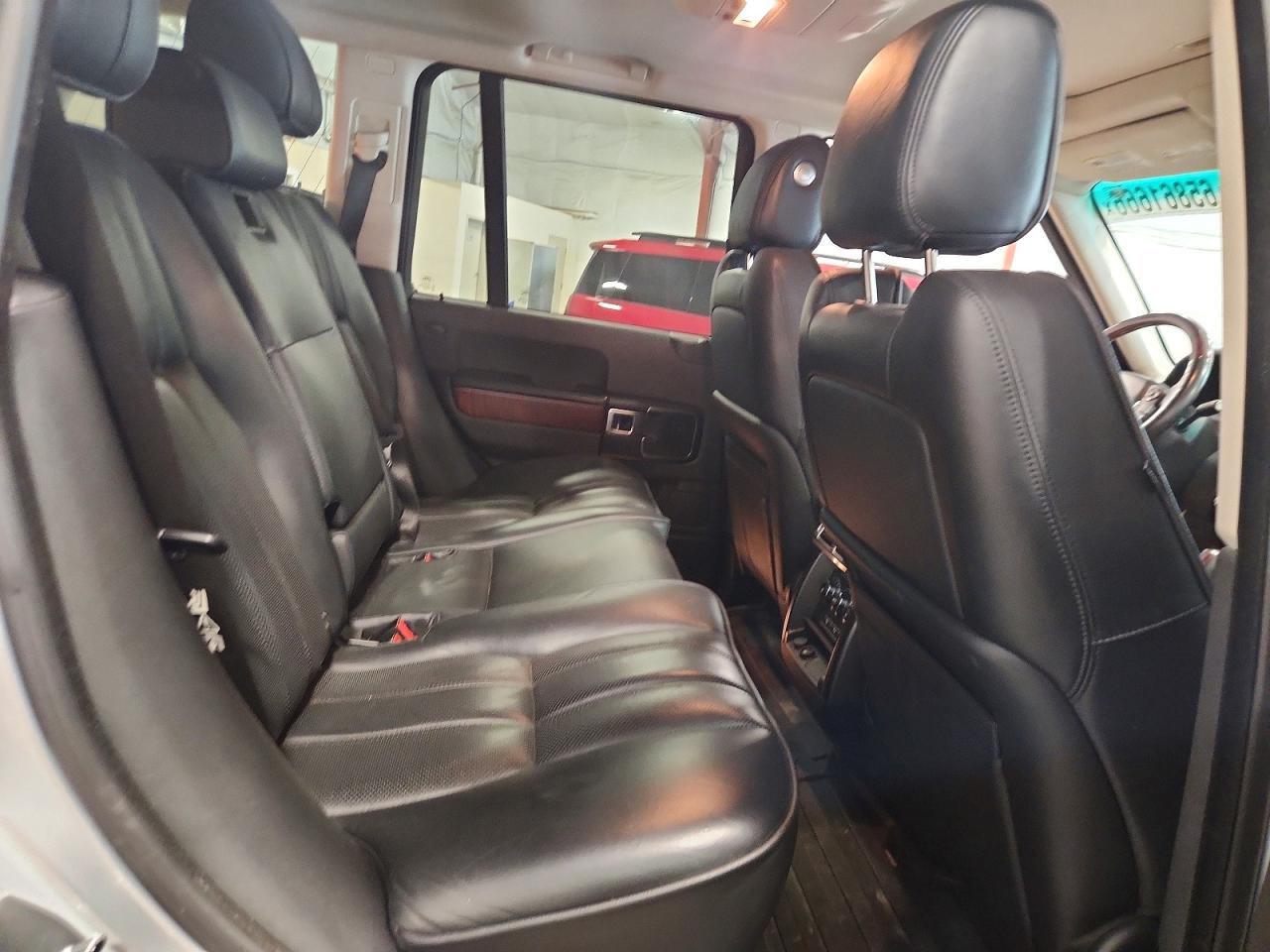 2012 Land Rover Range Rover Hse Luxury Silver vin: SALMF1D47CA361204