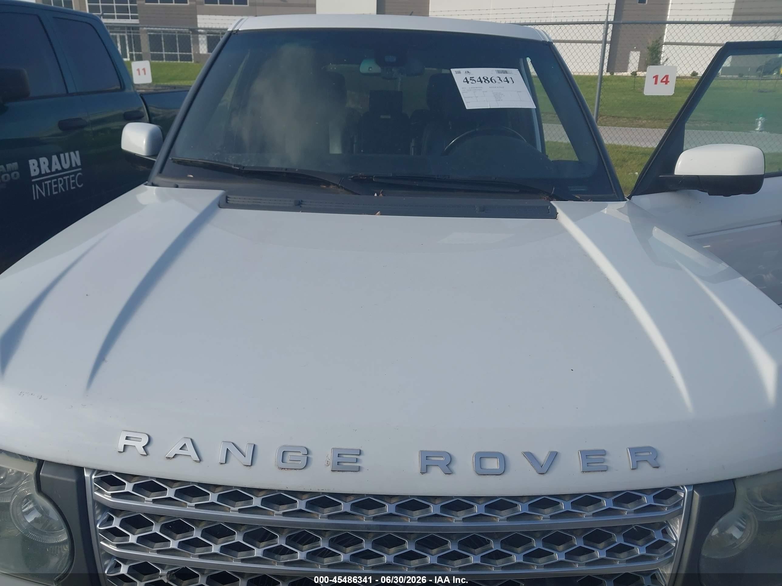 2011 Land Rover Range Rover Supercharged White vin: SALMF1E40BA336822
