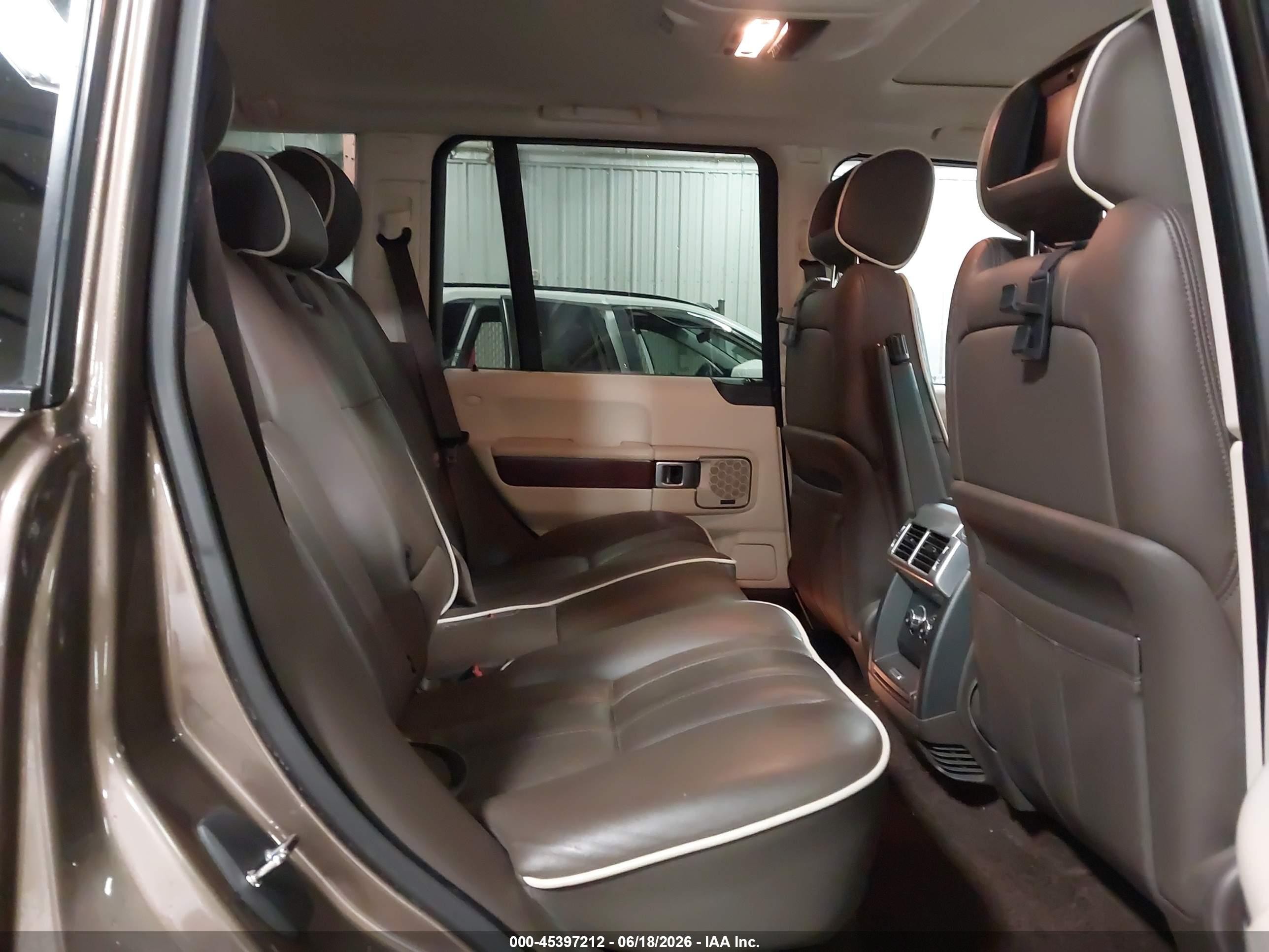 2010 Land Rover Range Rover Supercharged Tan vin: SALMF1E45AA309176