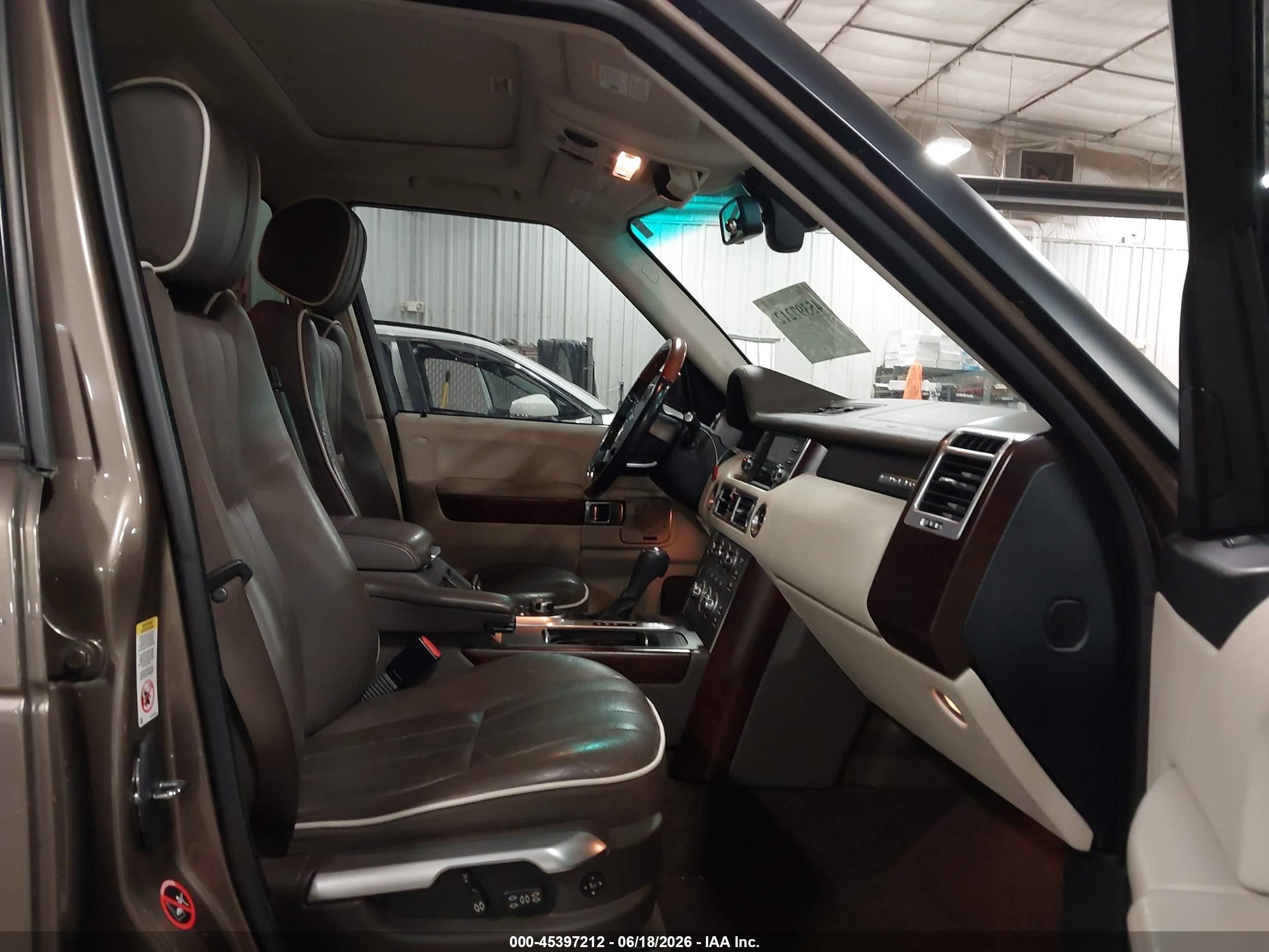 2010 Land Rover Range Rover Supercharged Tan vin: SALMF1E45AA309176
