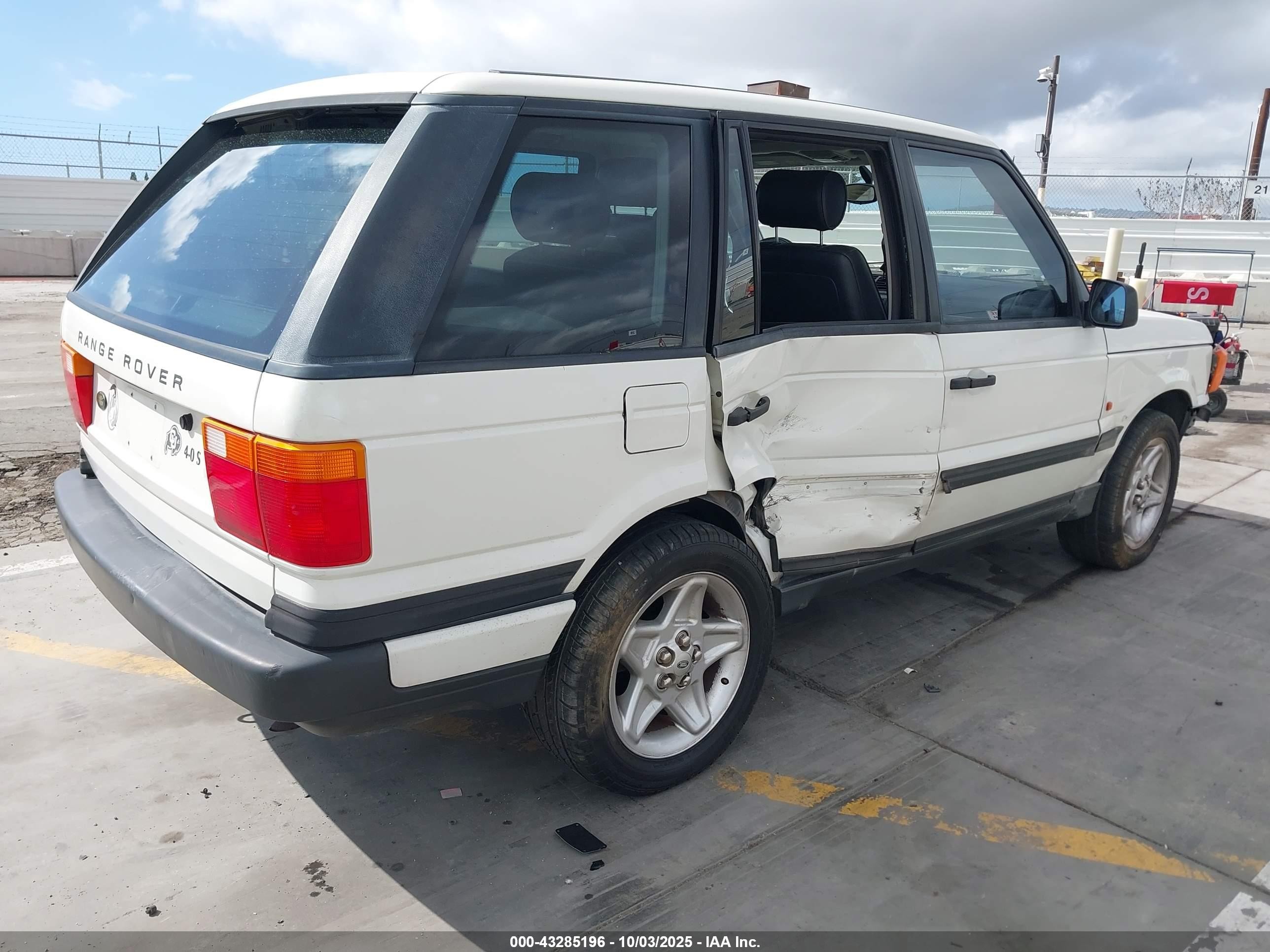 1999 Land Rover Range Rover 4.0/4.0 Se/4.0s White vin: SALPA1245XA406791
