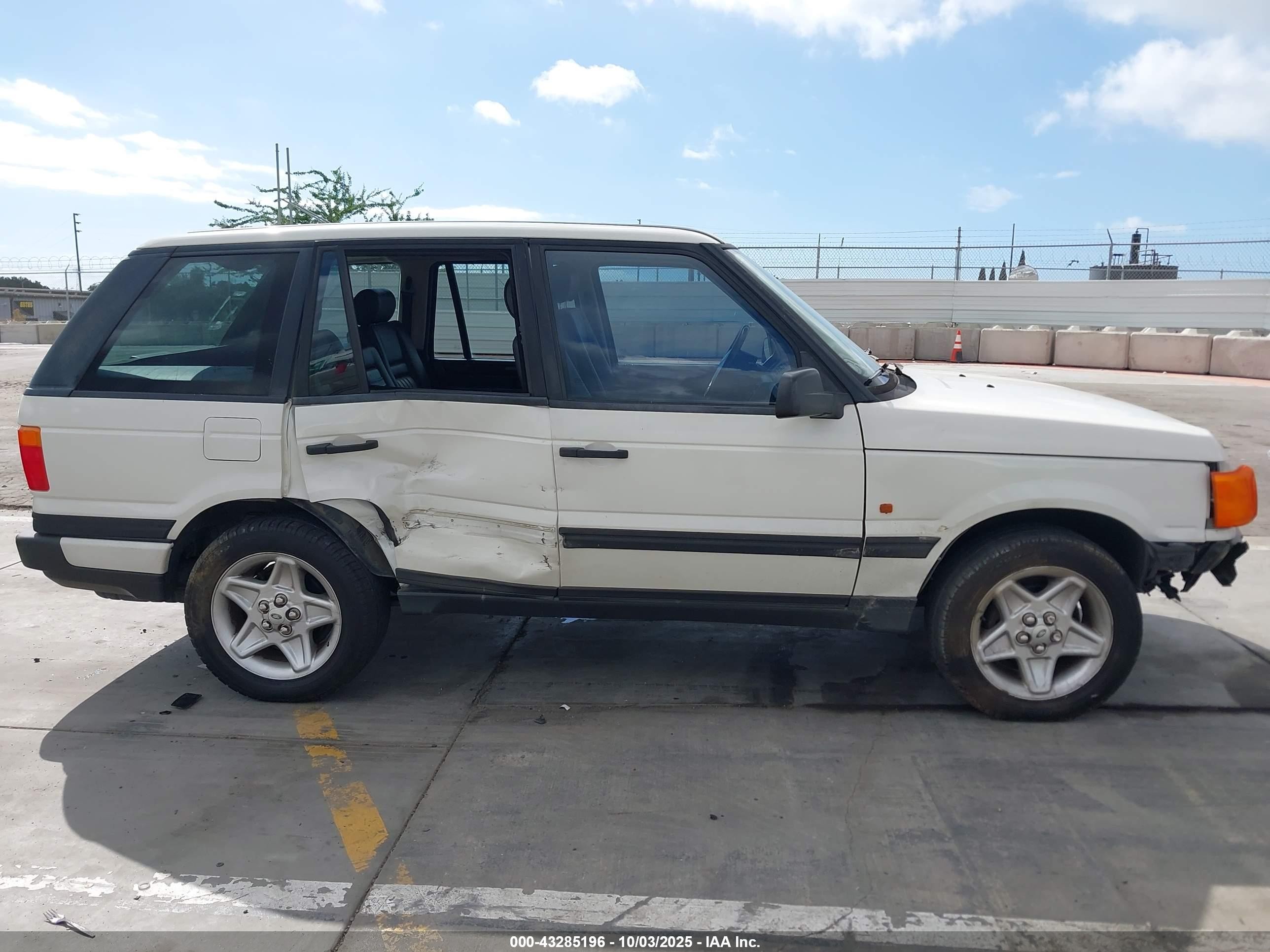 1999 Land Rover Range Rover 4.0/4.0 Se/4.0s White vin: SALPA1245XA406791