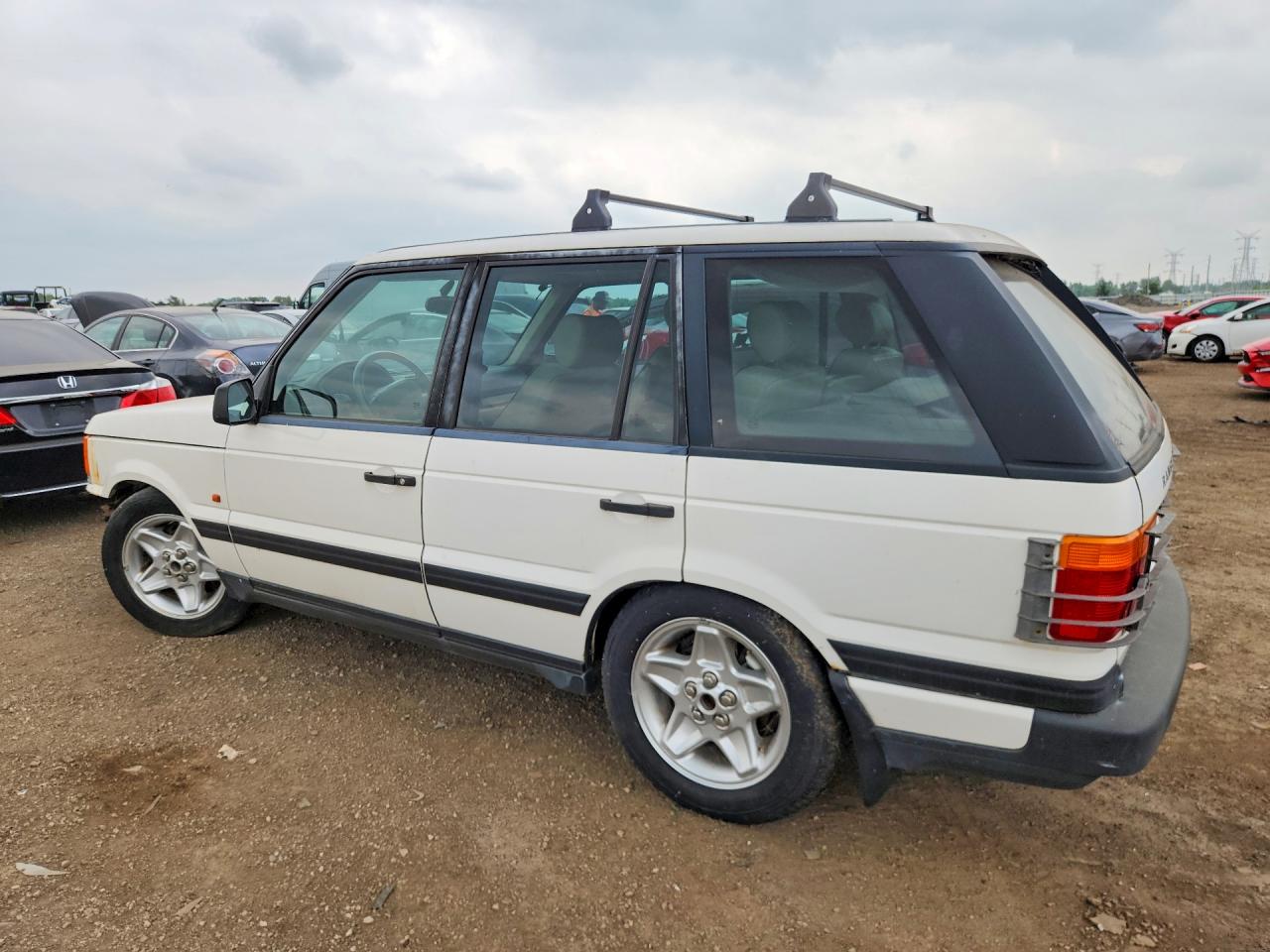 1997 Land Rover Range Rover White vin: SALPV1446VA372505