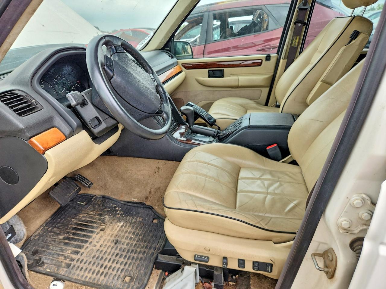 1997 Land Rover Range Rover White vin: SALPV1446VA372505
