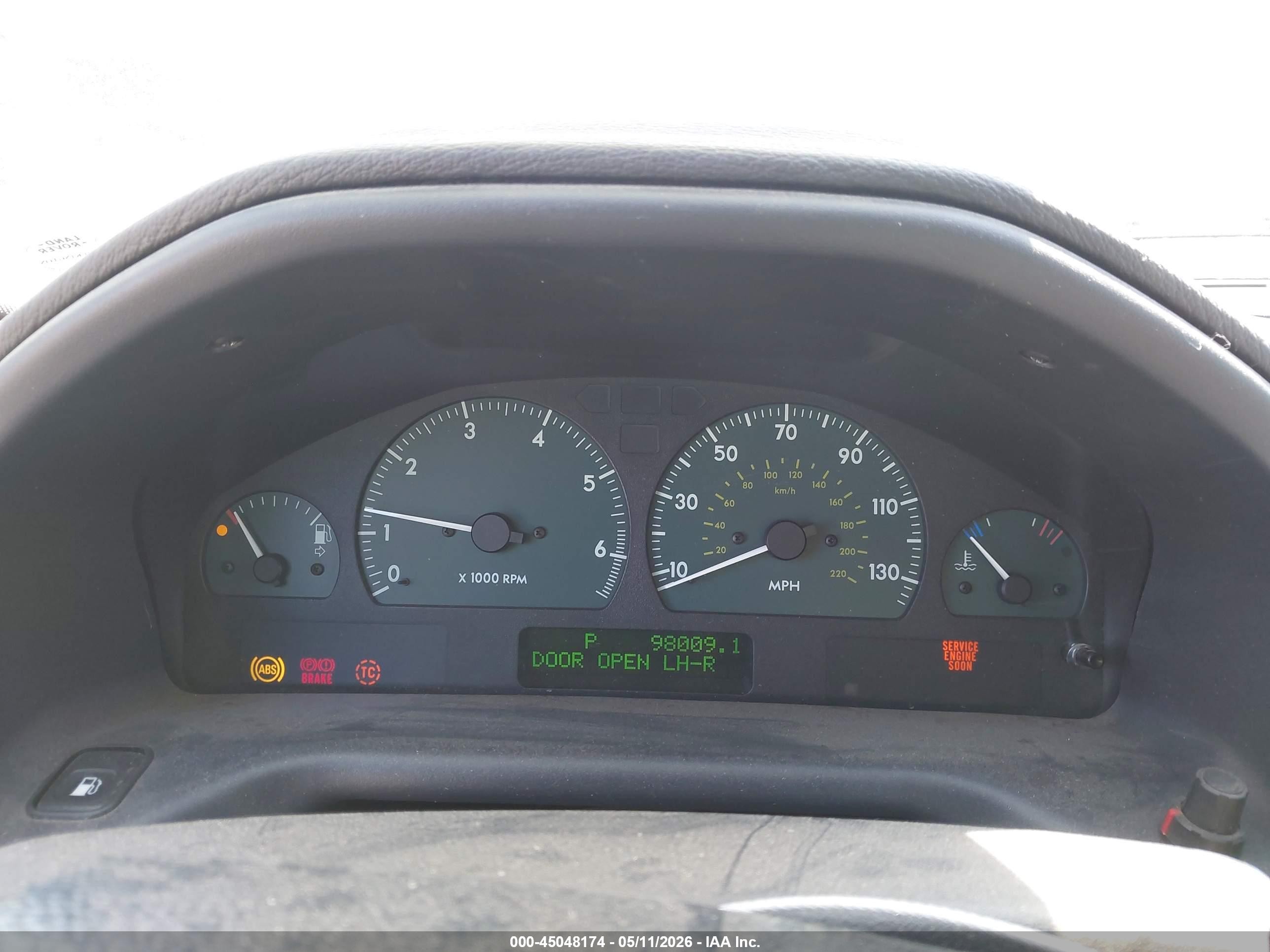 2000 Land Rover Range Rover 4.6 Hse Silver vin: SALPV1642YA441496