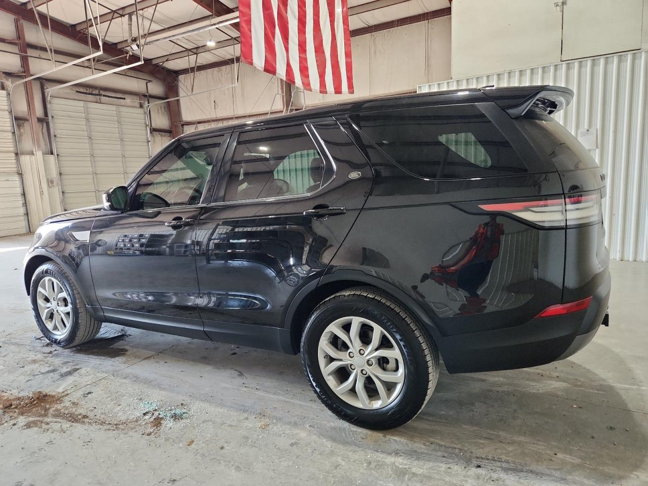 2018 Land Rover Discovery Se Black vin: SALRG2RK5JA052943