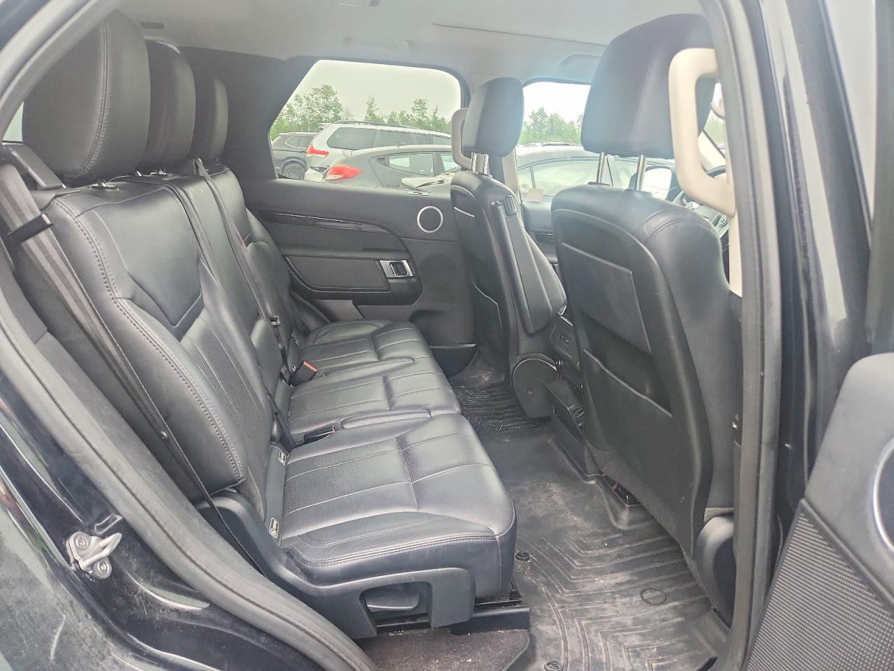 2018 Land Rover Discovery Se Black vin: SALRG2RK9JA052363