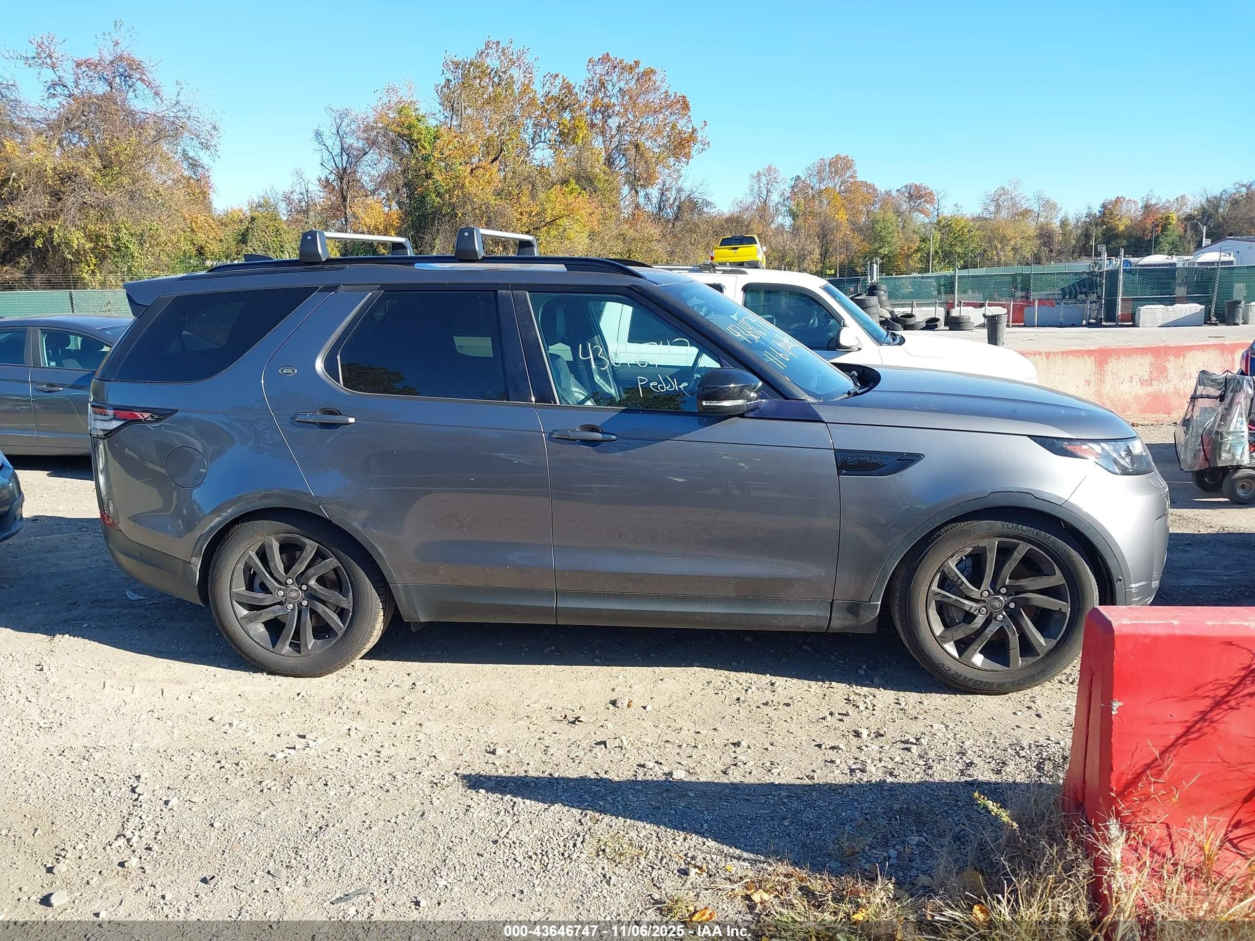 2018 Land Rover Discovery Se Gray vin: SALRG2RV0JA075413