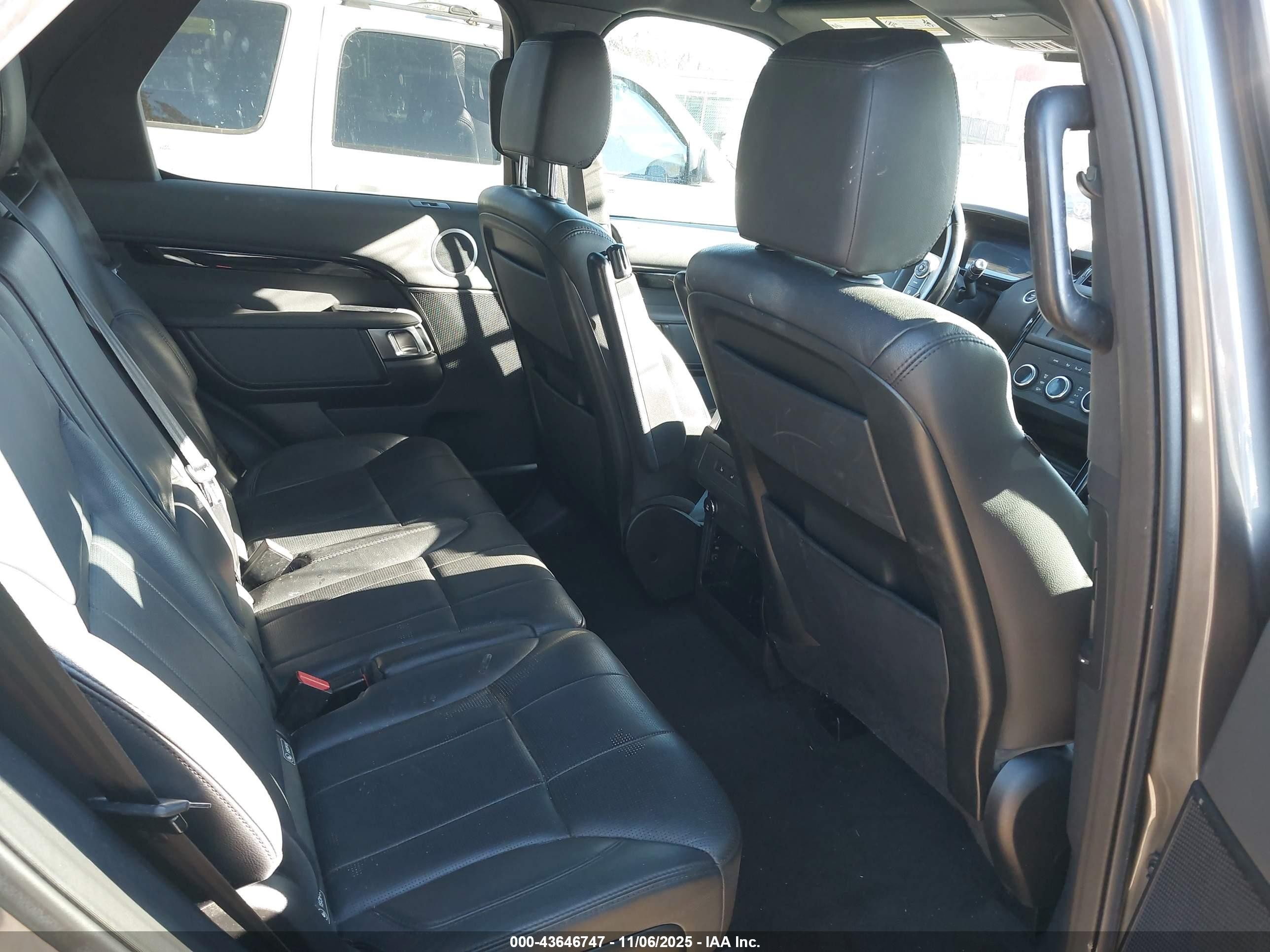 2018 Land Rover Discovery Se Gray vin: SALRG2RV0JA075413