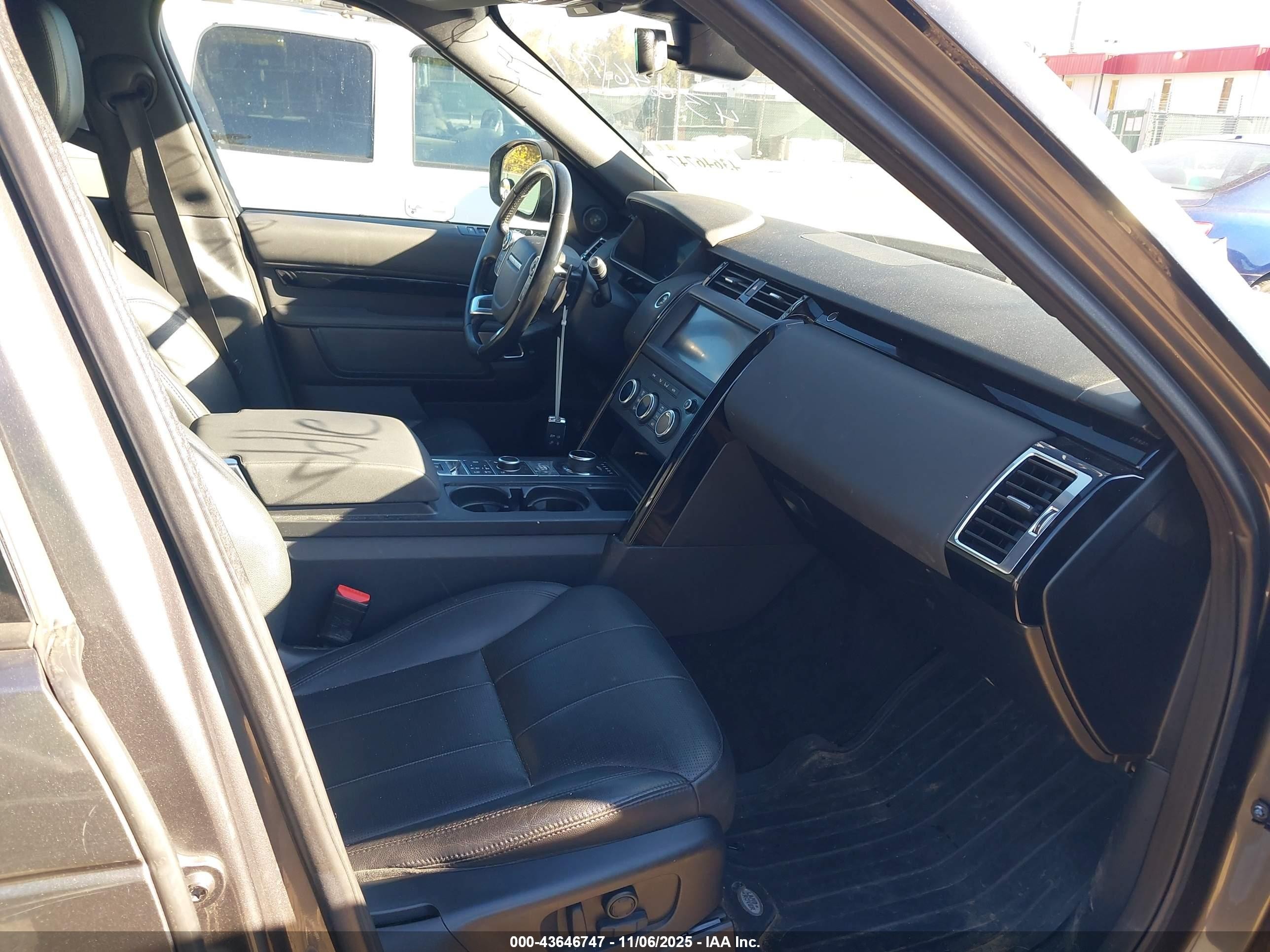 2018 Land Rover Discovery Se Gray vin: SALRG2RV0JA075413