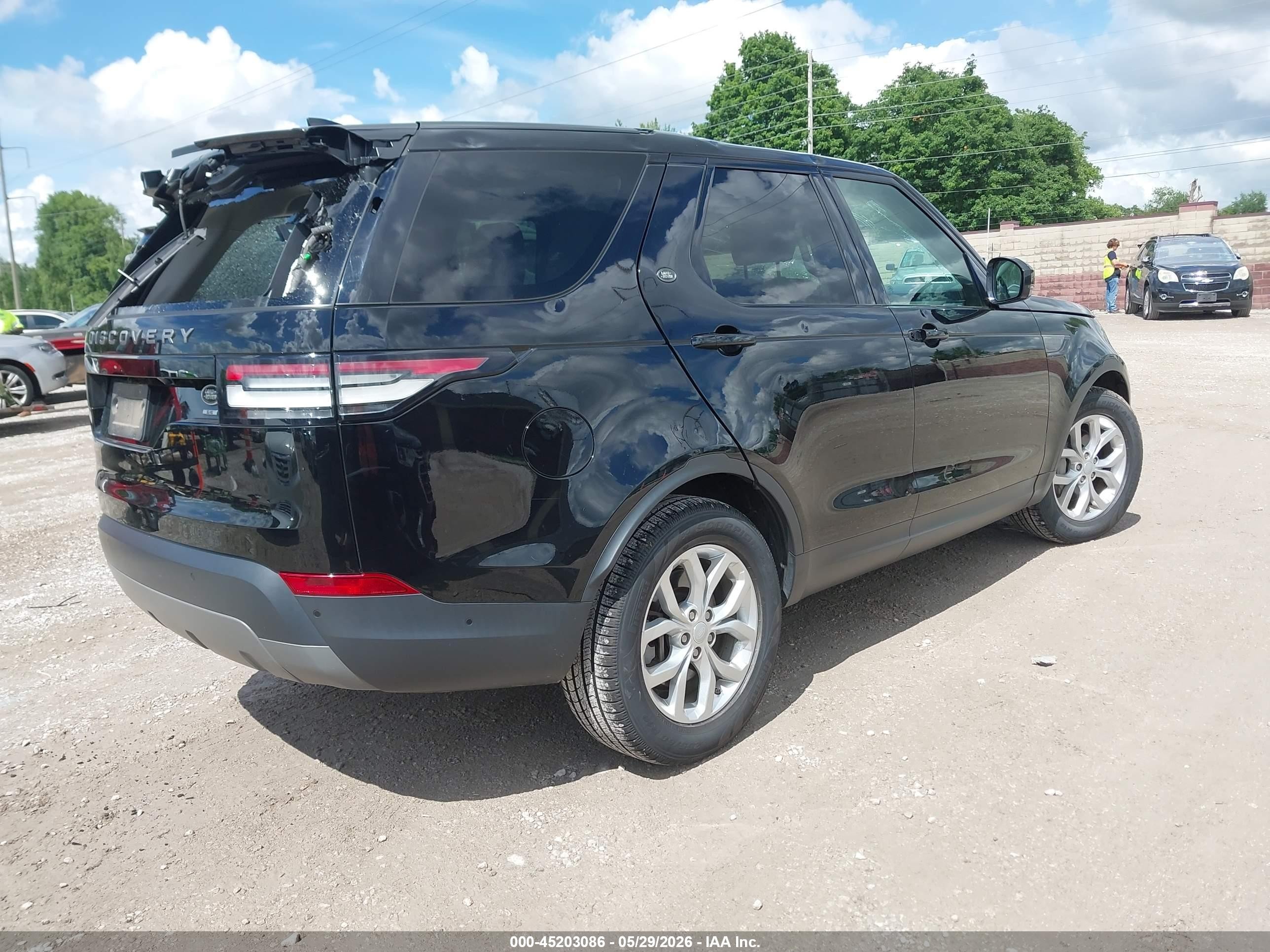 2020 Land Rover Discovery Se Black vin: SALRG2RV2L2428733