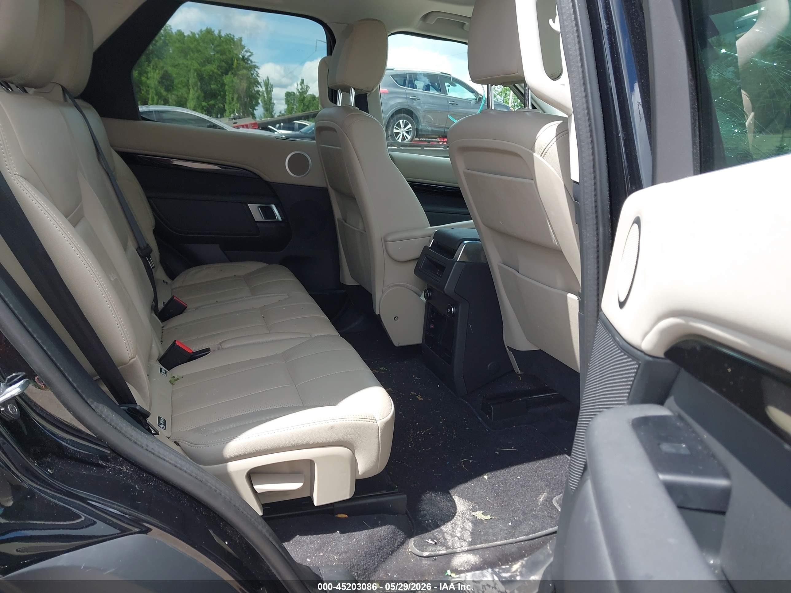 2020 Land Rover Discovery Se Black vin: SALRG2RV2L2428733