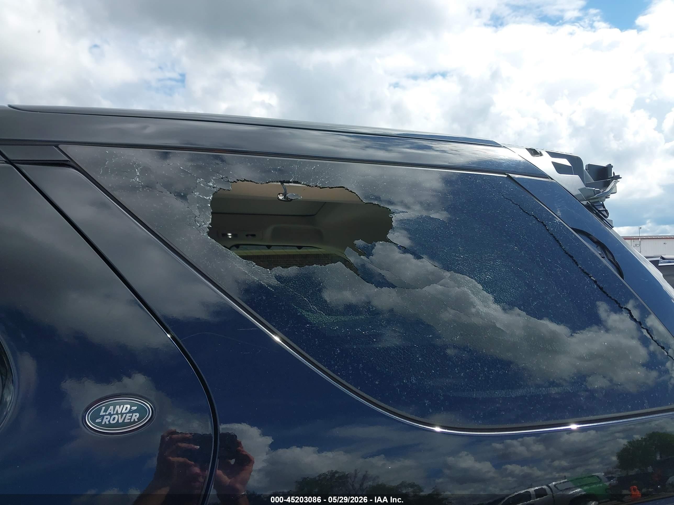 2020 Land Rover Discovery Se Black vin: SALRG2RV2L2428733