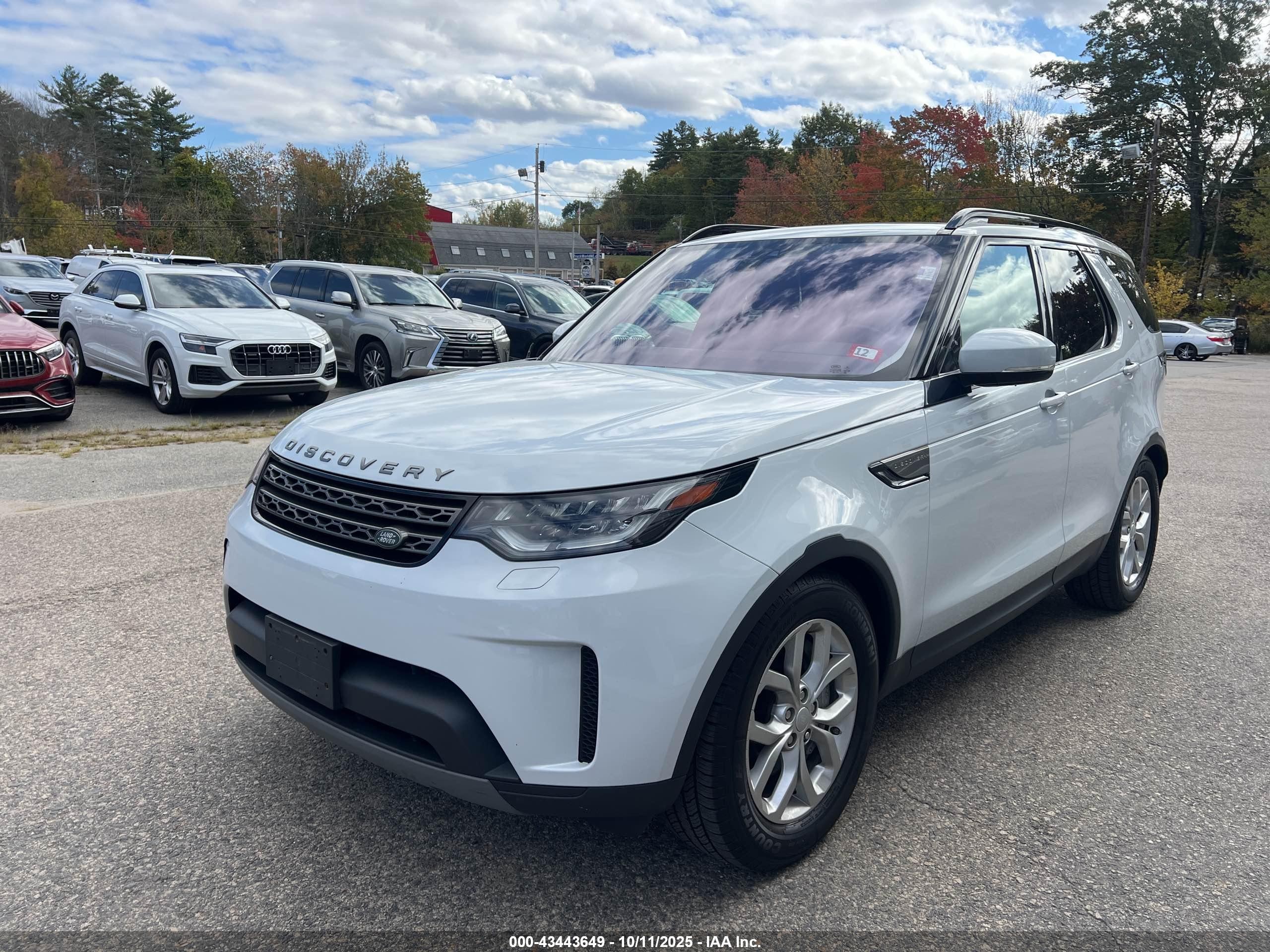 2018 Land Rover Discovery Se White vin: SALRG2RV8JA070279