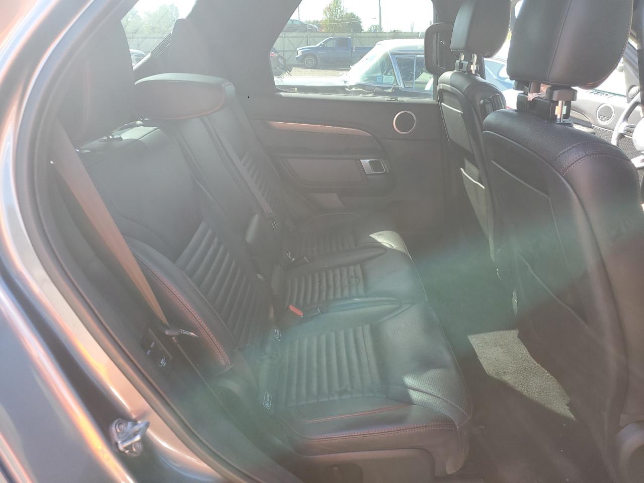 2018 Land Rover Discovery Hse Gray vin: SALRR2RV0JA049050