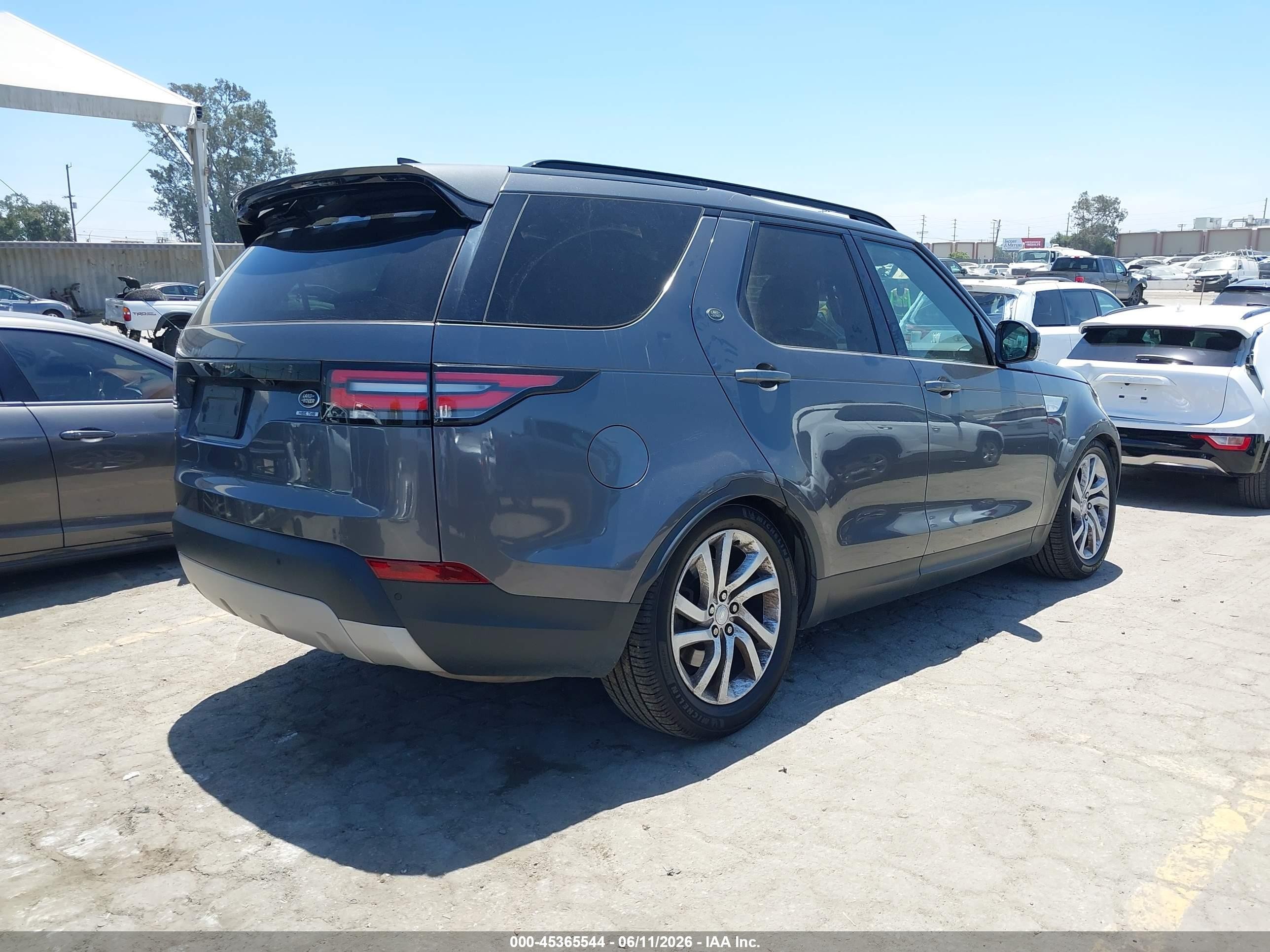 2017 Land Rover Discovery Hse Gray vin: SALRRBBK6HA017374