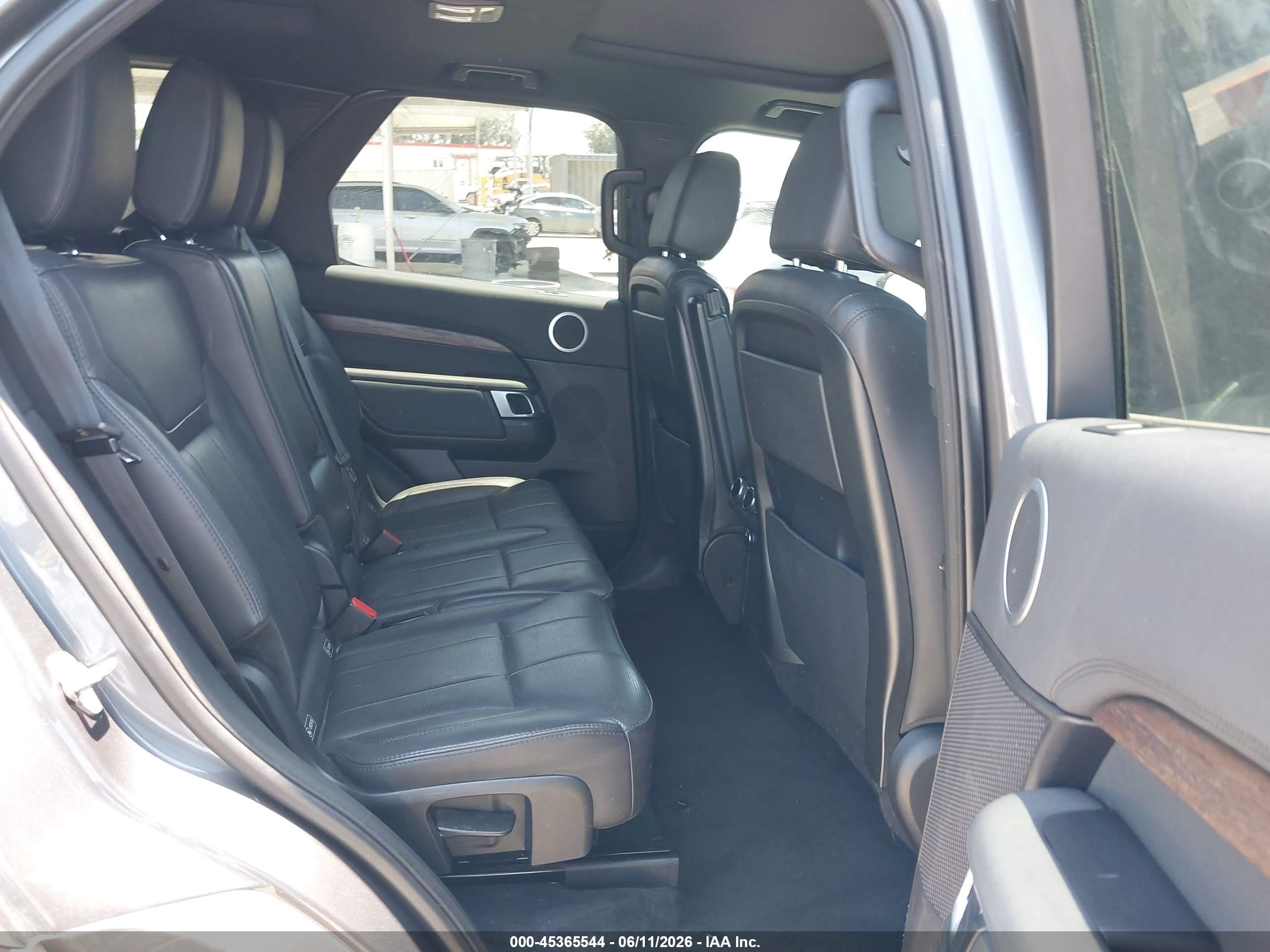 2017 Land Rover Discovery Hse Gray vin: SALRRBBK6HA017374