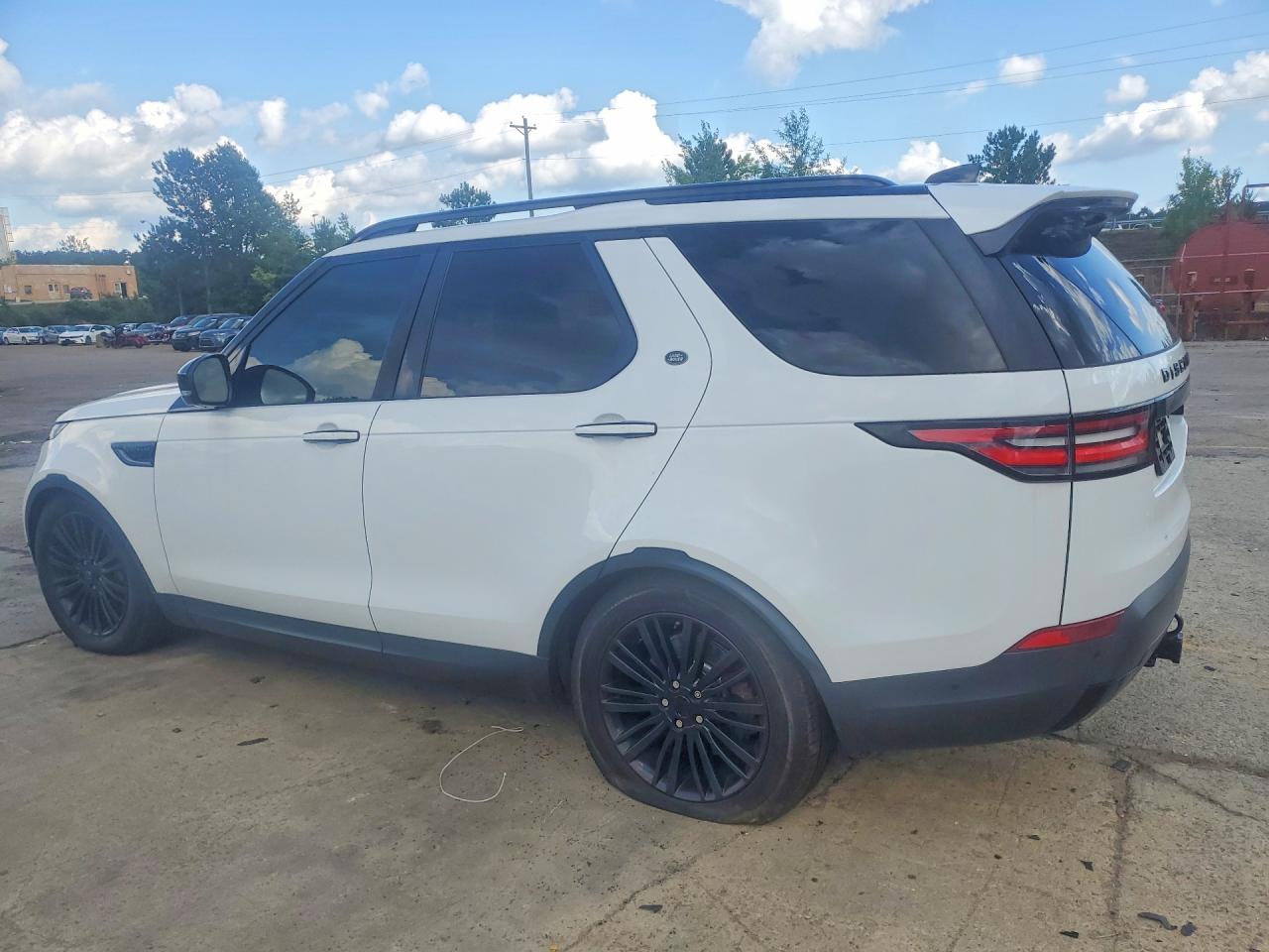 2018 Land Rover Discovery Hse Luxury White vin: SALRT2RV9JA068276