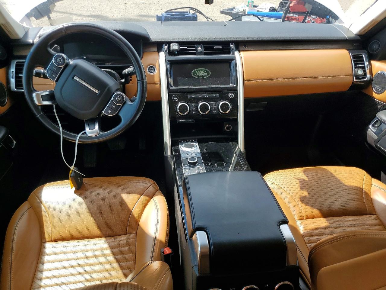 2018 Land Rover Discovery Hse Luxury White vin: SALRT2RV9JA075759