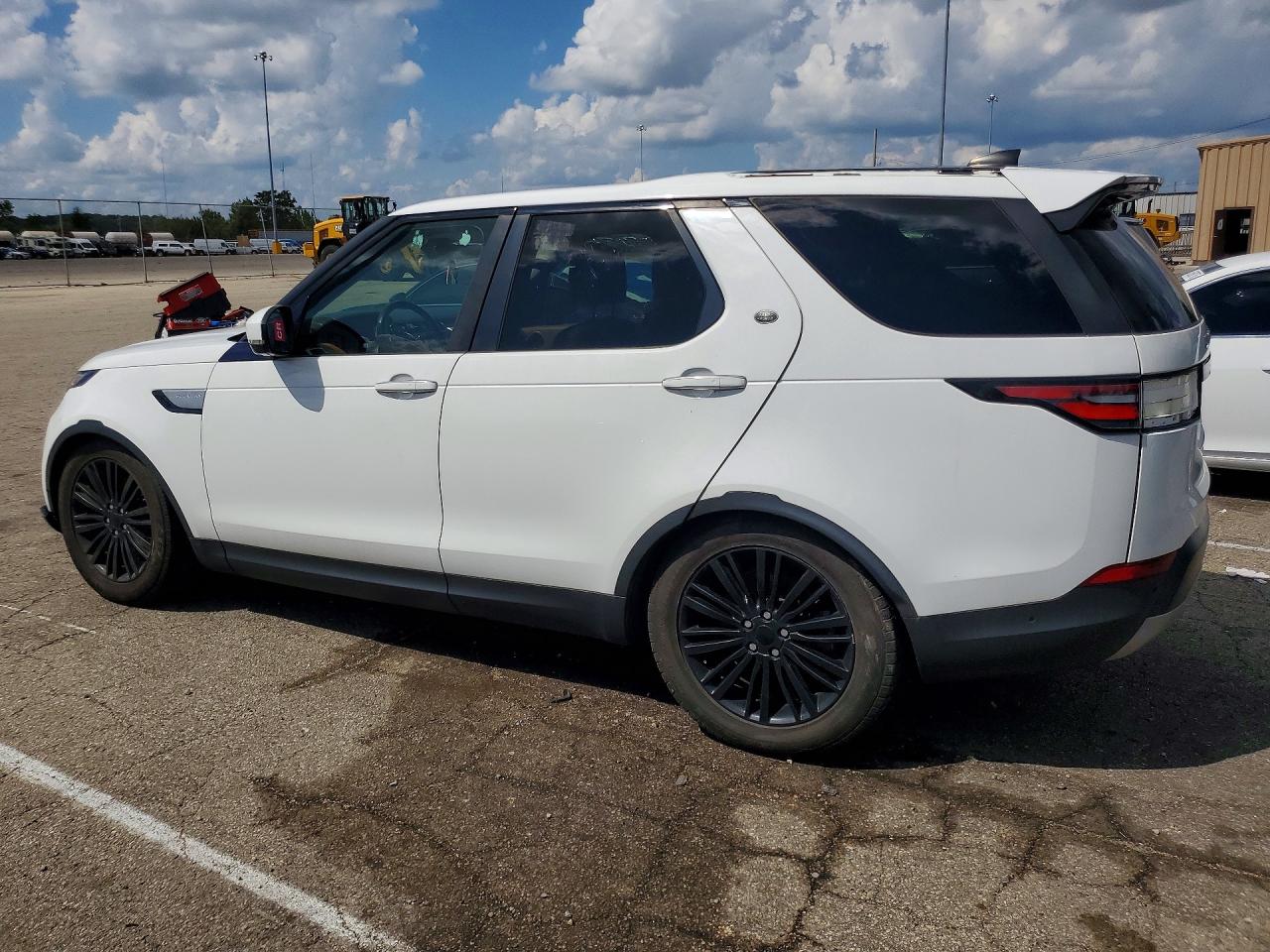 2018 Land Rover Discovery Hse Luxury White vin: SALRT2RV9JA075759
