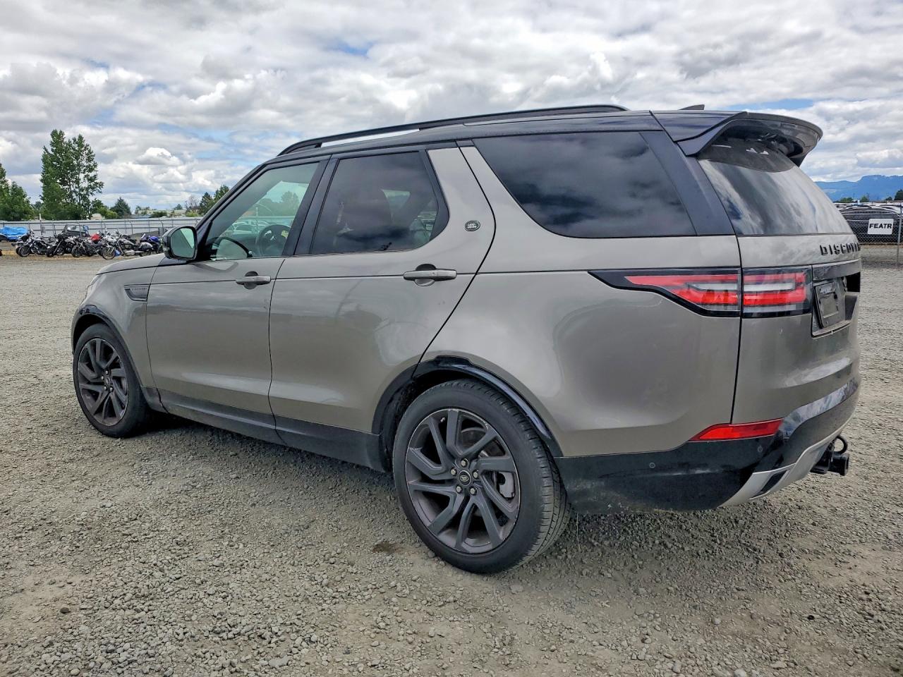 2018 Land Rover Discovery Hse Luxury Black vin: SALRT2RVXJA067105