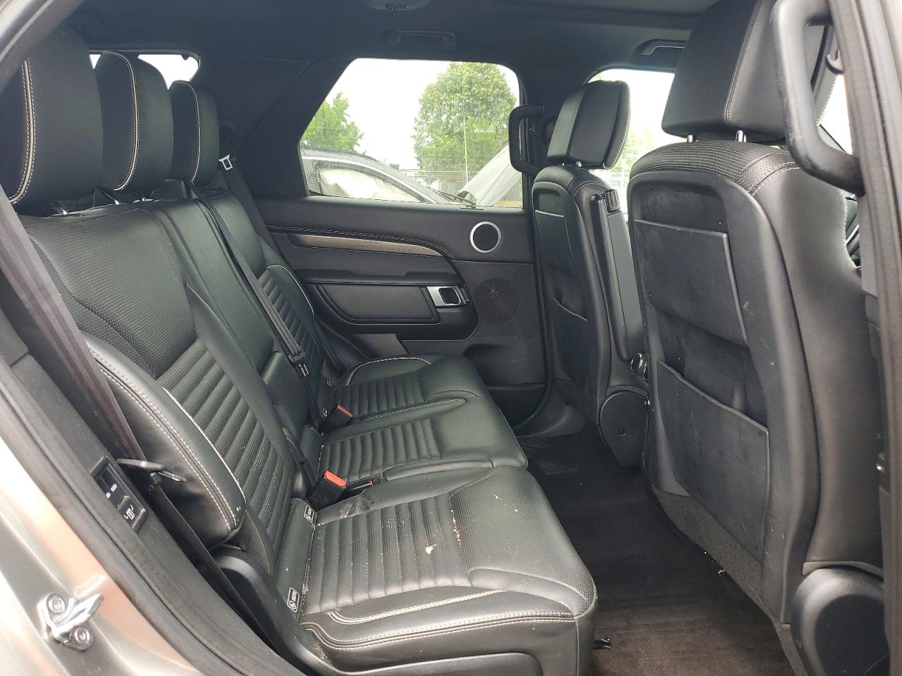 2018 Land Rover Discovery Hse Luxury Black vin: SALRT2RVXJA067105