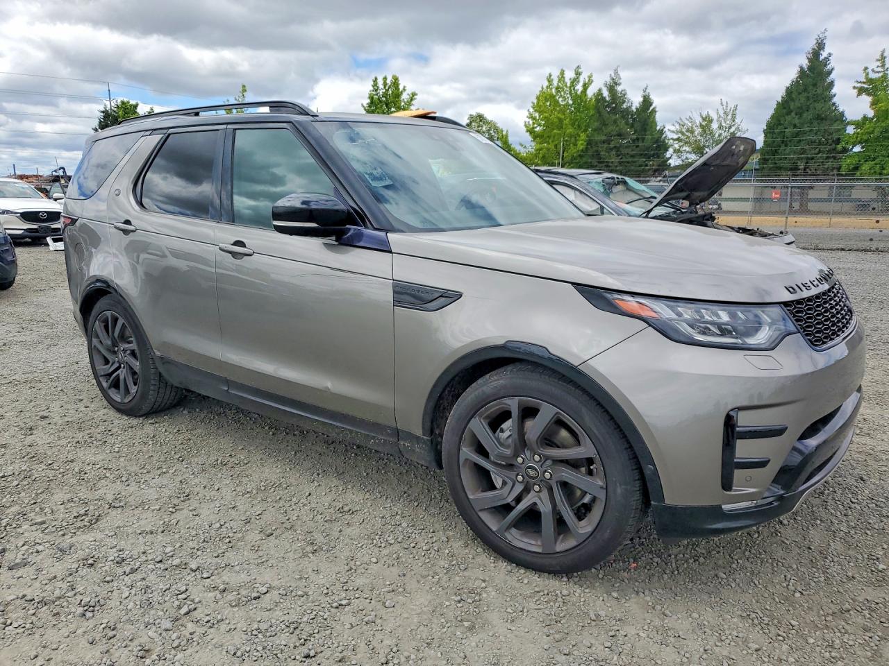 2018 Land Rover Discovery Hse Luxury Black vin: SALRT2RVXJA067105