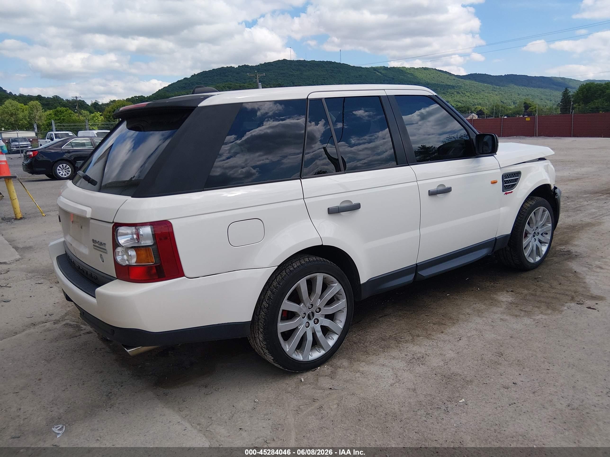 2008 Land Rover Range Rover Sport Supercharged White vin: SALSH23448A173143