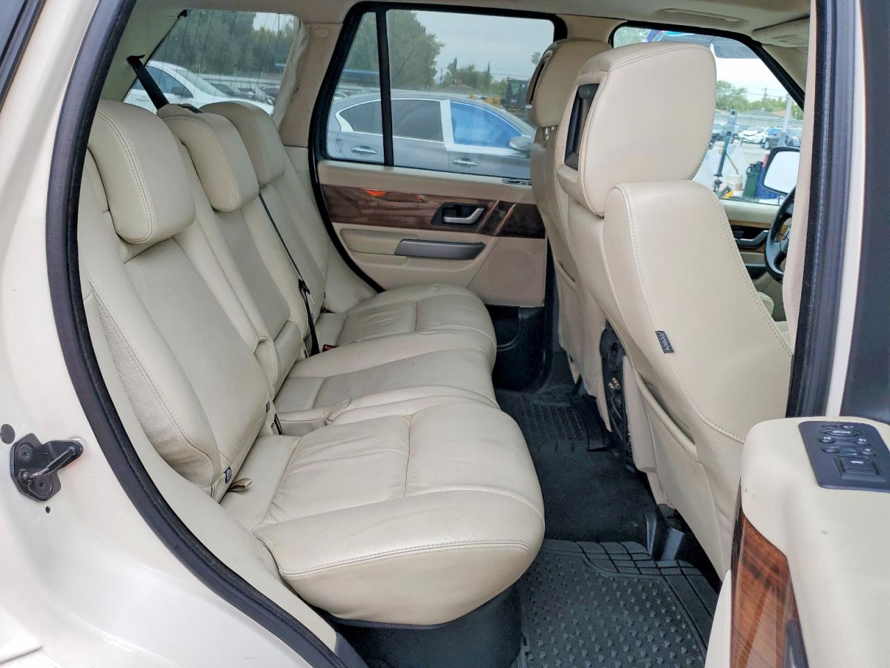 2008 Land Rover Range Rover Sport Hse White vin: SALSK25418A152362