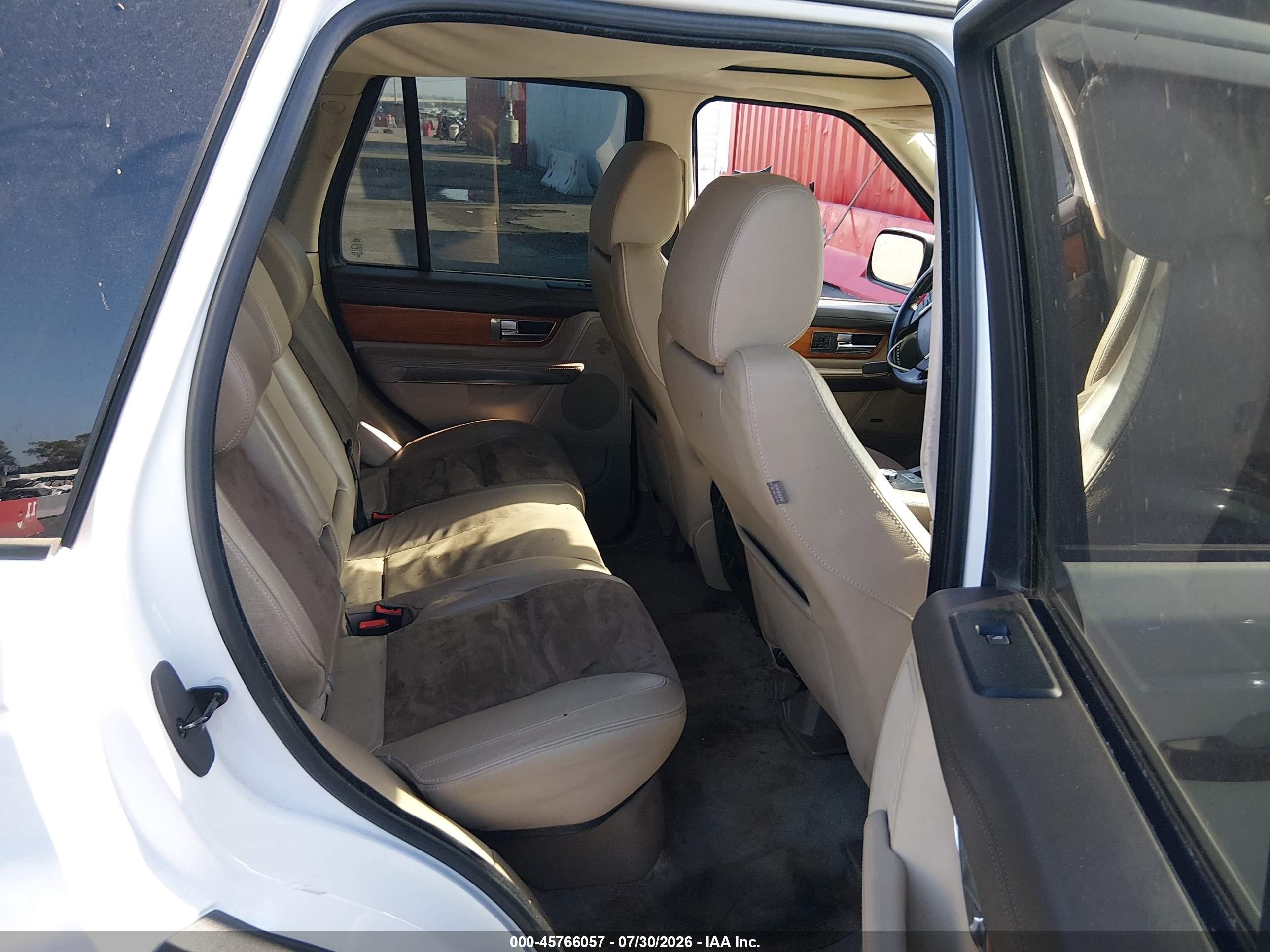 2011 Land Rover Range Rover Sport Hse White vin: SALSK2D40BA295375